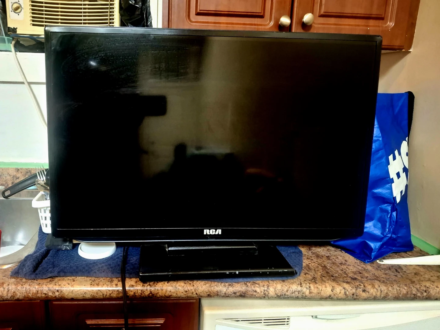 RCA 32-inch HD LED television, specifically model RLED3265A