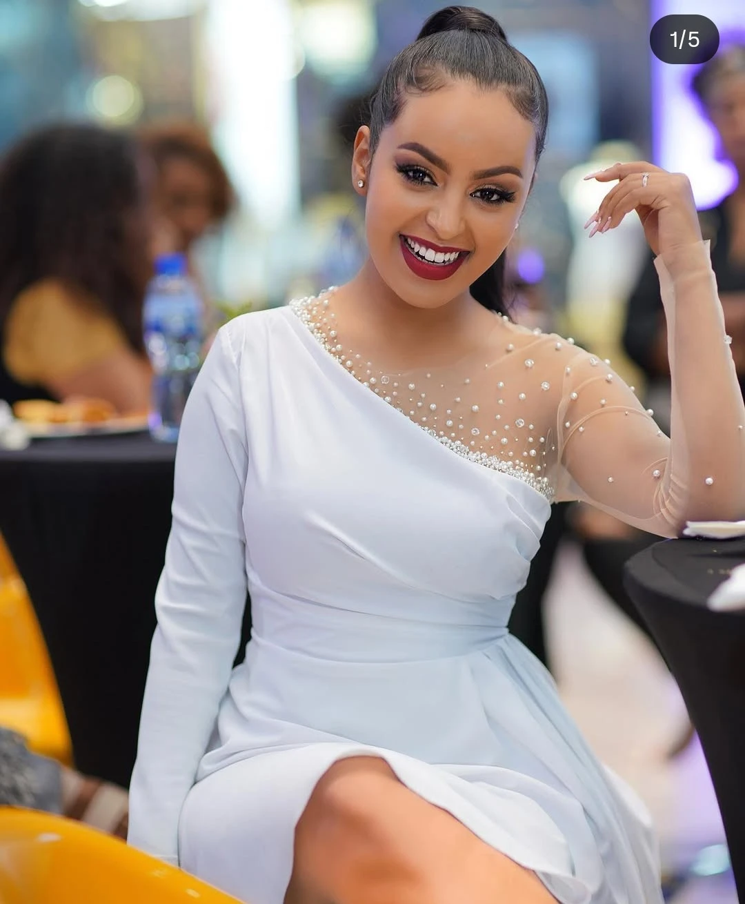 Elegant White dress 🤍 - Size S/M - photo 2