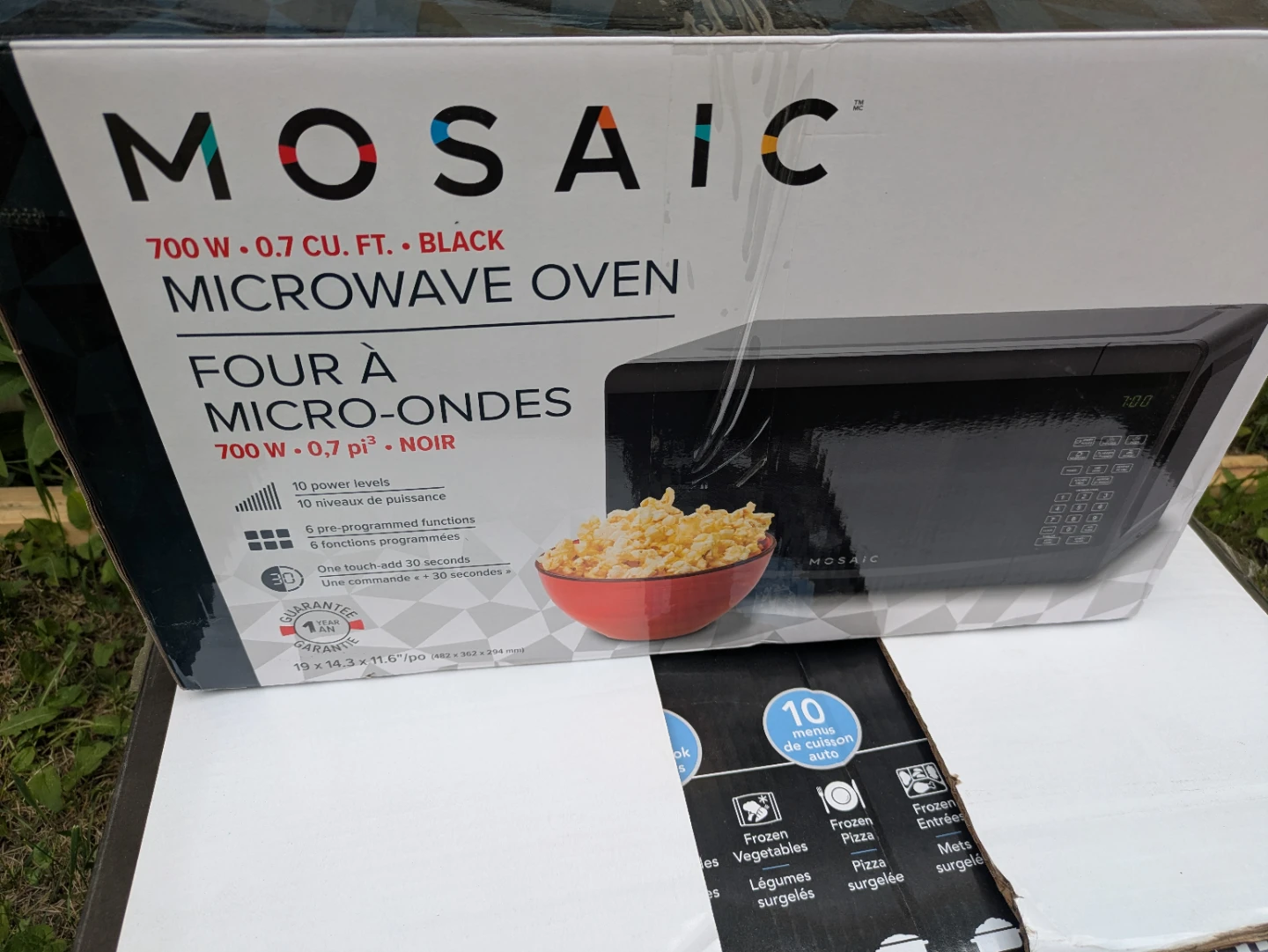 Mosaic 700W Microwave Oven (Black)