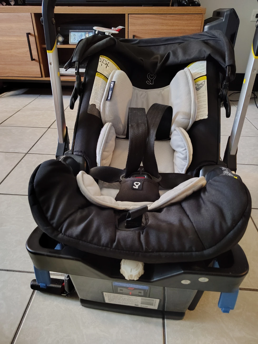 Doona Infant Car Seat Stroller - photo 2