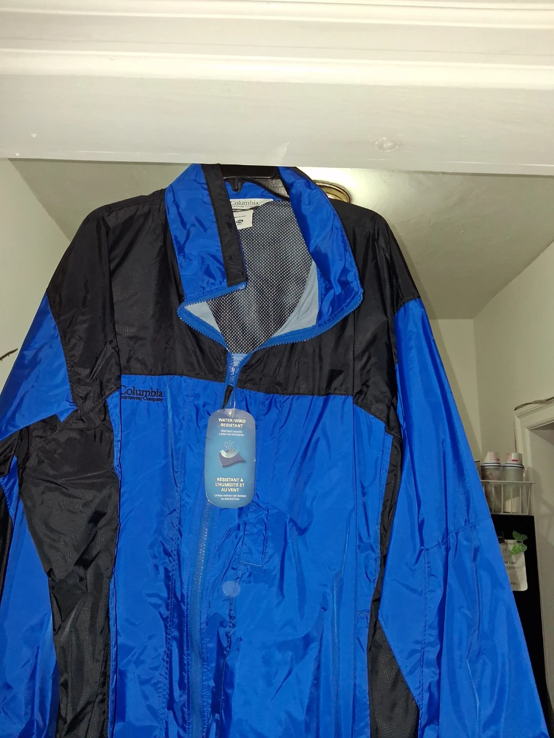 Columbia Water-Resistant Jacket  NEW