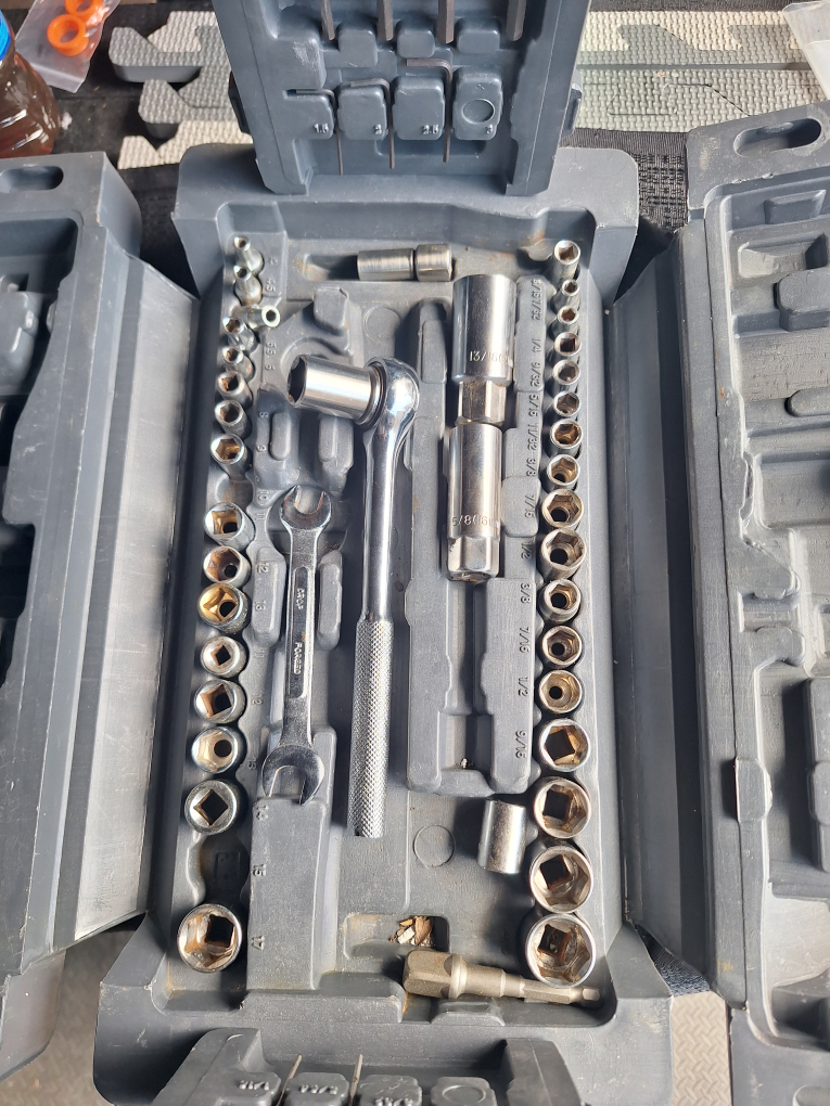 Socket Wrench and Allen Key Set