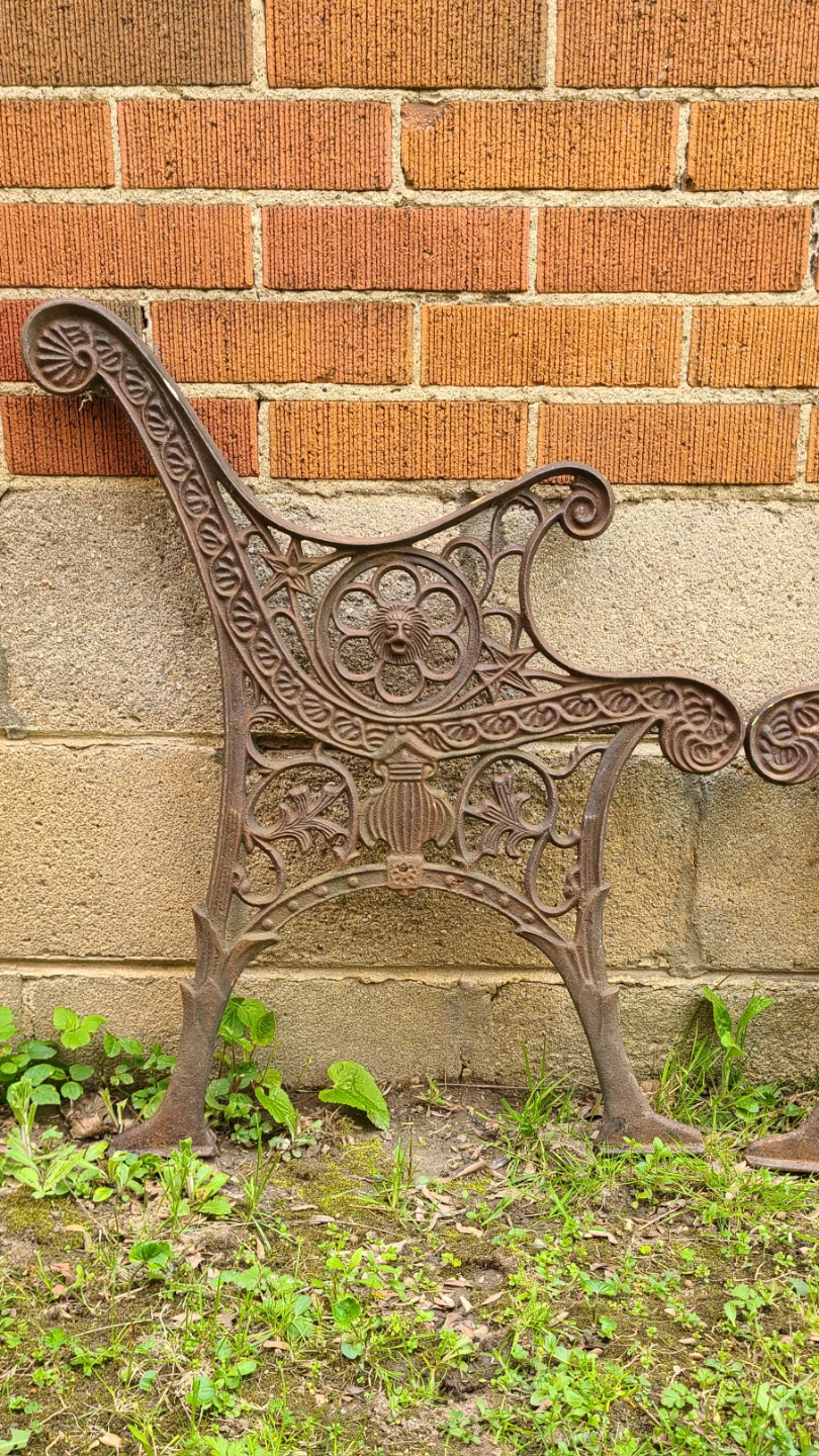 Antique Bench Ends / Vintage Bench Parts - photo 2