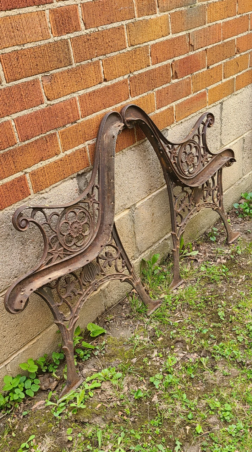 Antique Bench Ends / Vintage Bench Parts - photo 5