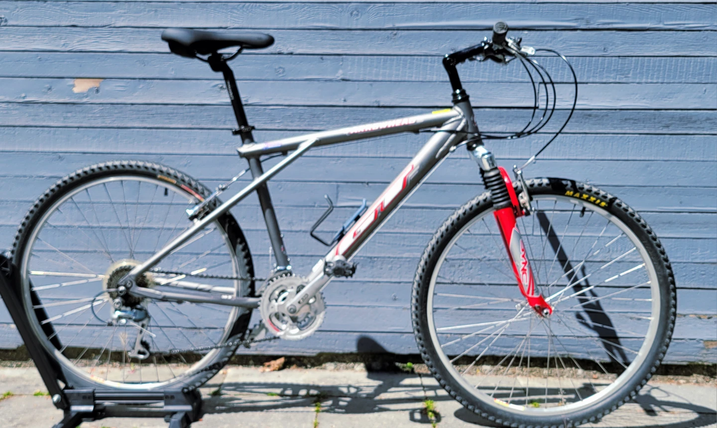 Vintage 90s GT Arrowhead 26 inch suspension mountain bike