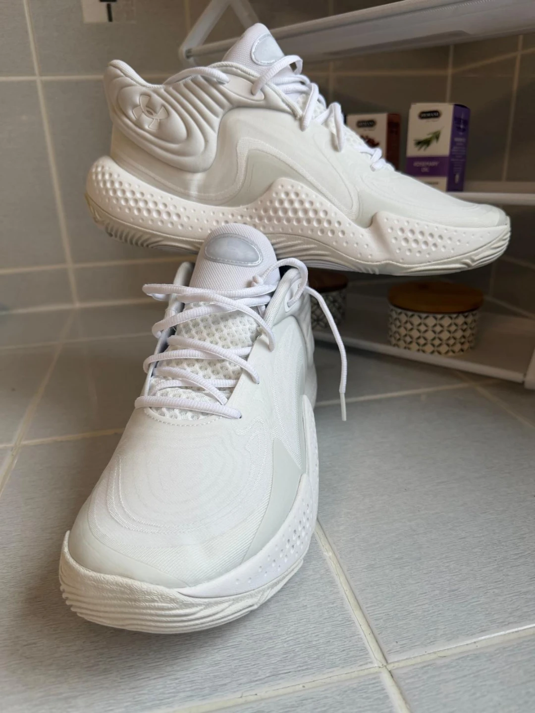 Under Armour White Basketball Shoes Men's 13 - photo 4