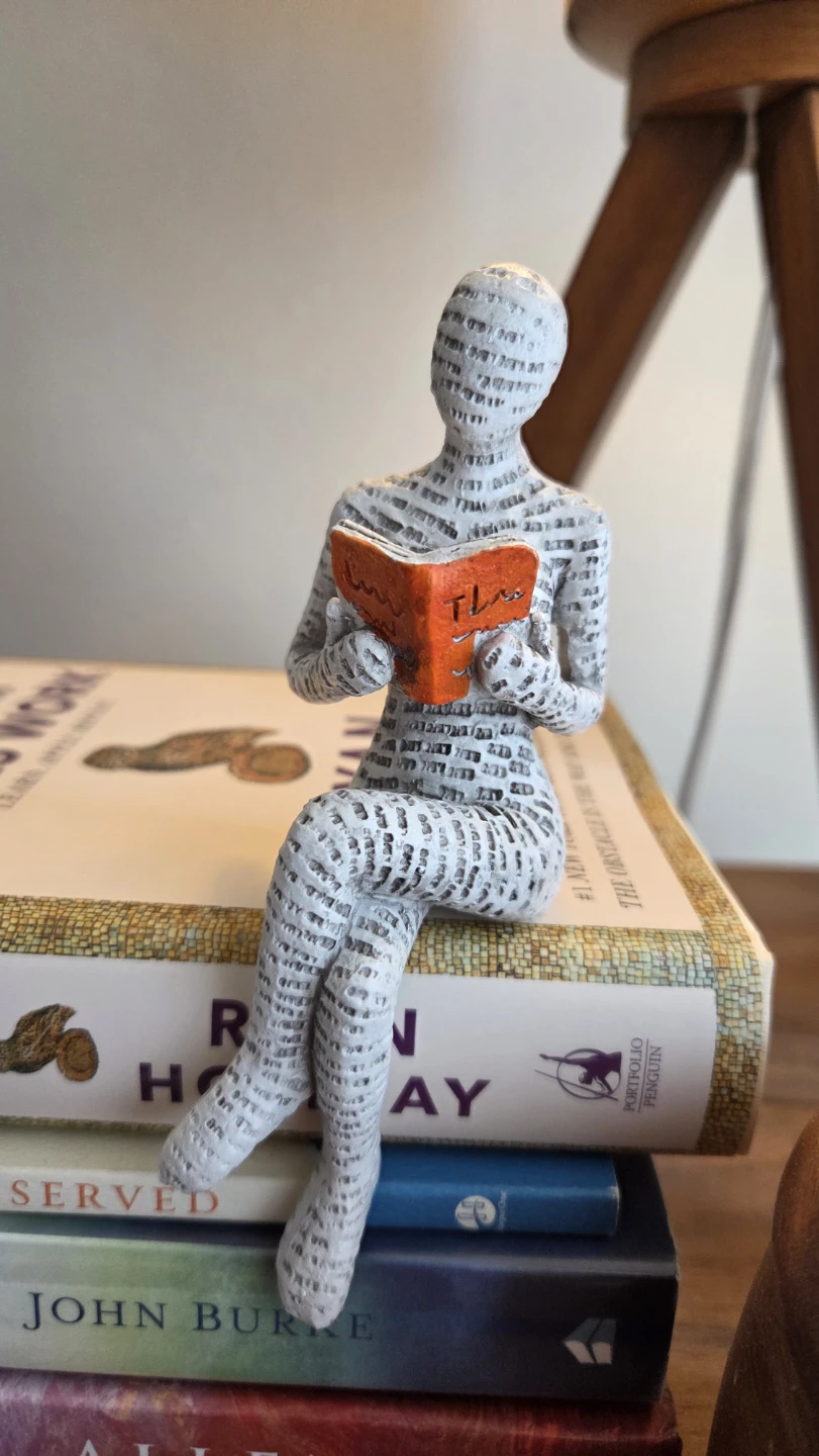 Readers Sandstone Statue set (3 pcs new) - photo 2