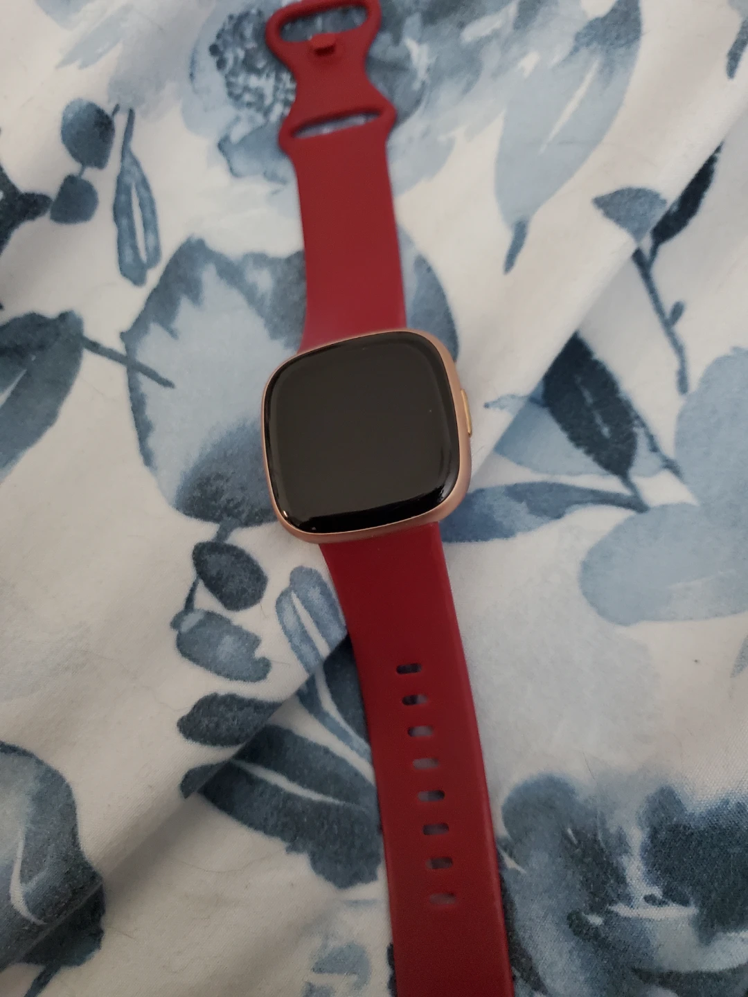 Fitbit Versa 4 Smartwatch Rose Gold
