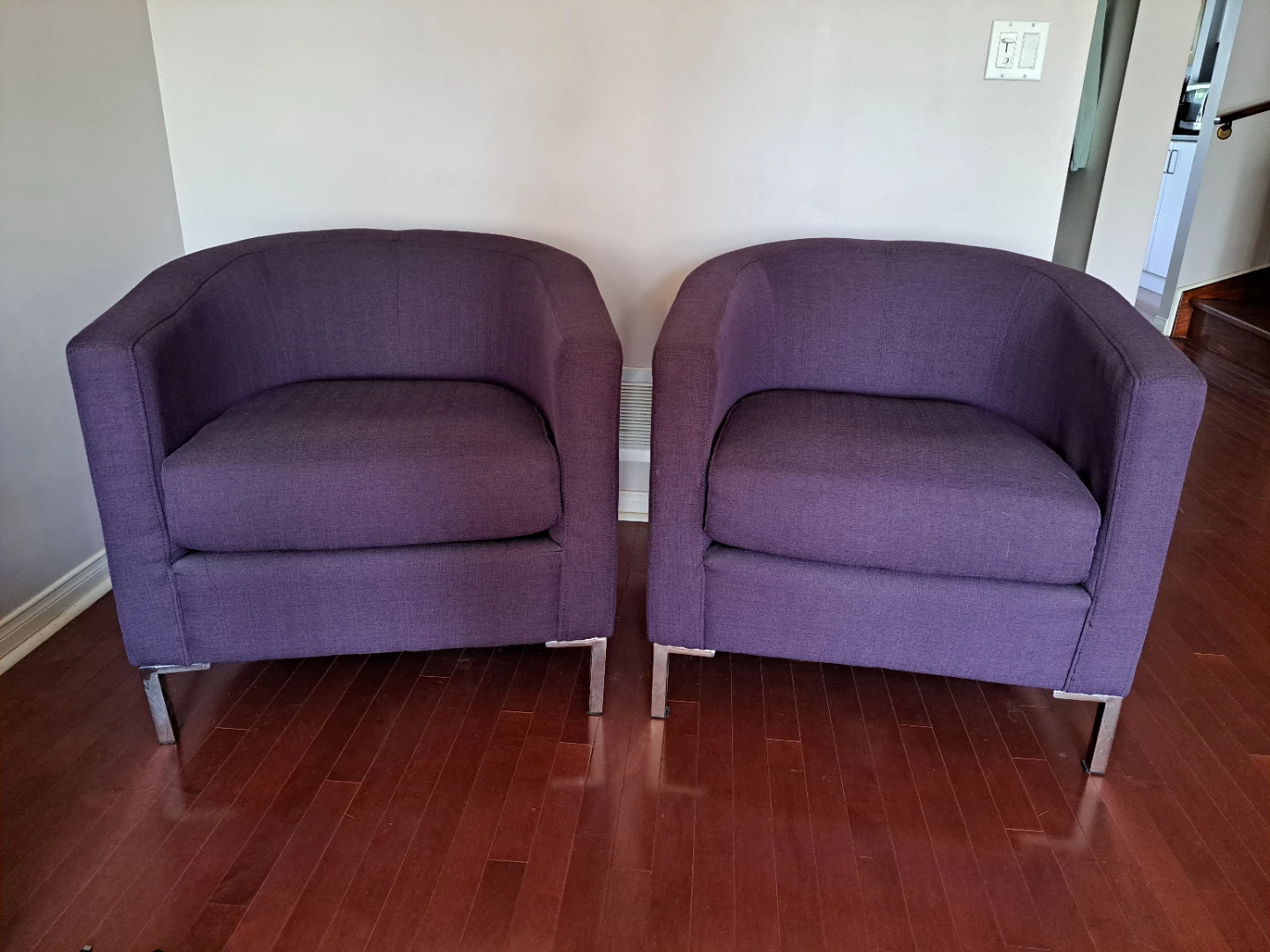 Set of 2 Purple Barrel Chairs - photo 4
