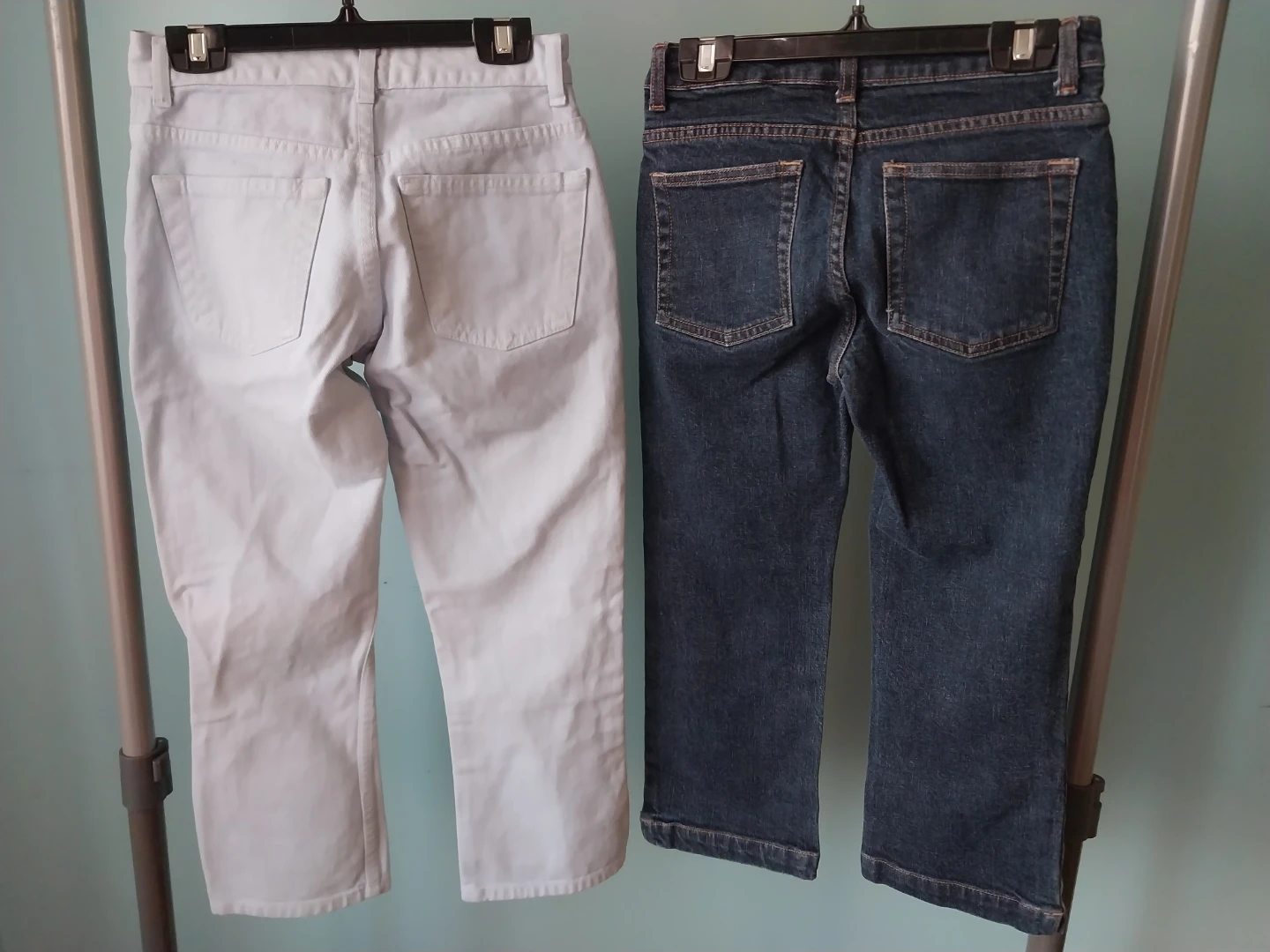 Old Navy & Gap Jeans Capris. NWOT. Both size 1. $7 EACH. - photo 2