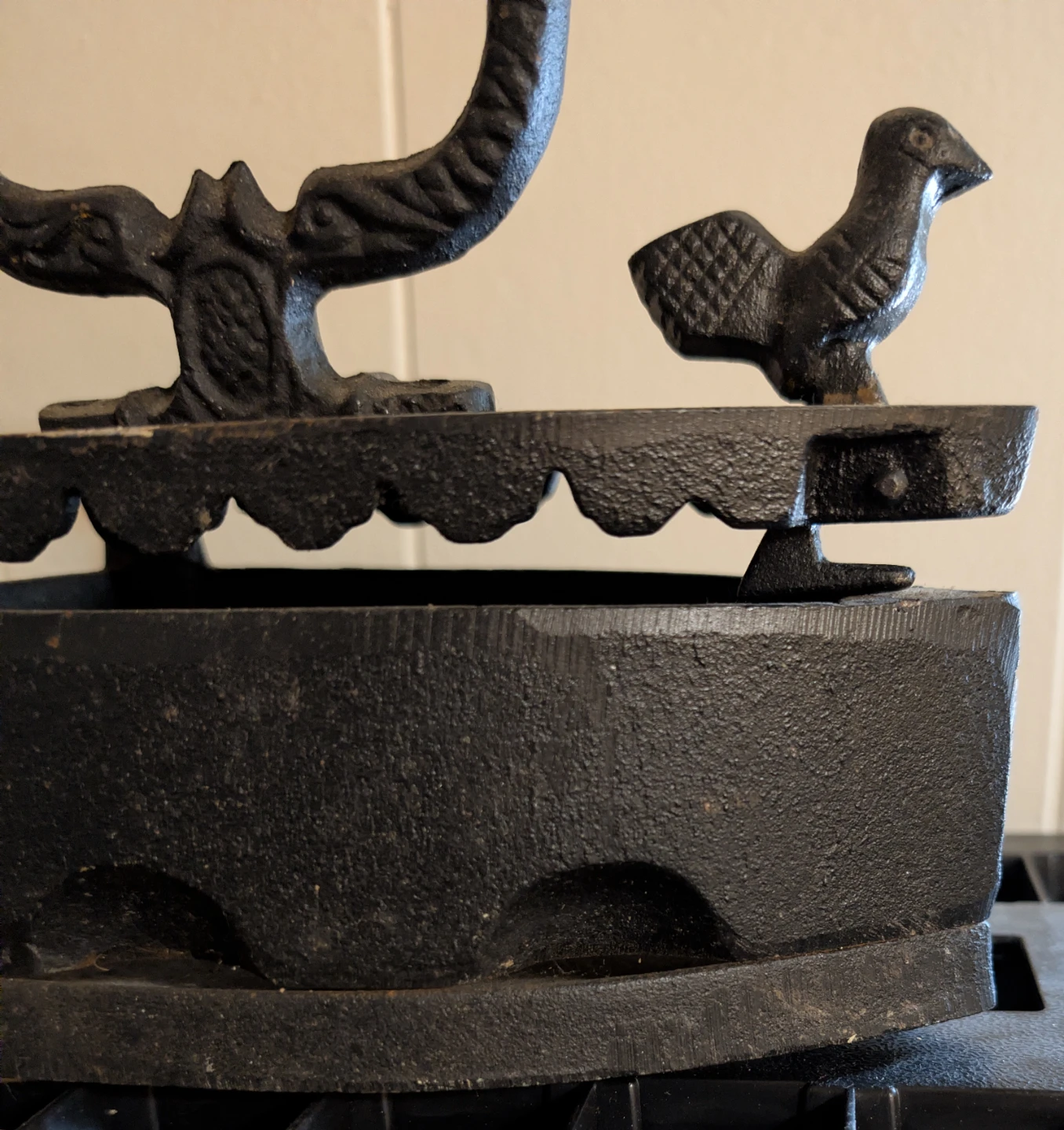 Antique Coal Cast Iron Clothes Iron with Bird Lock - photo 4