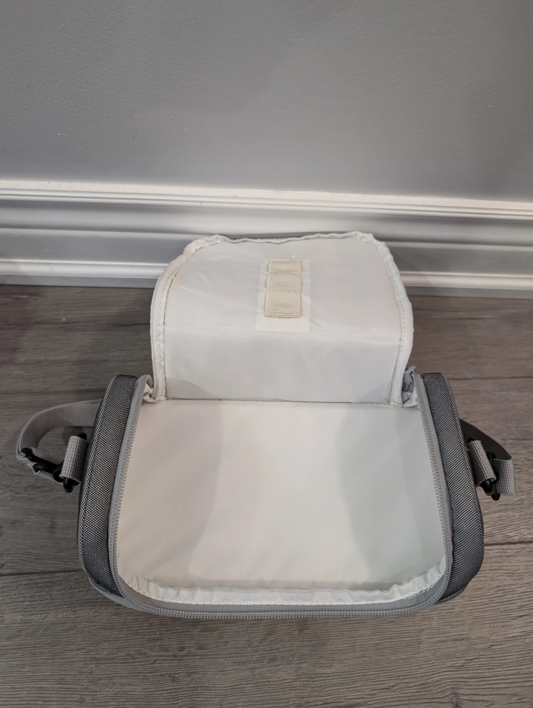 EUC - Quechua 4.4L Lunch Box - photo 4