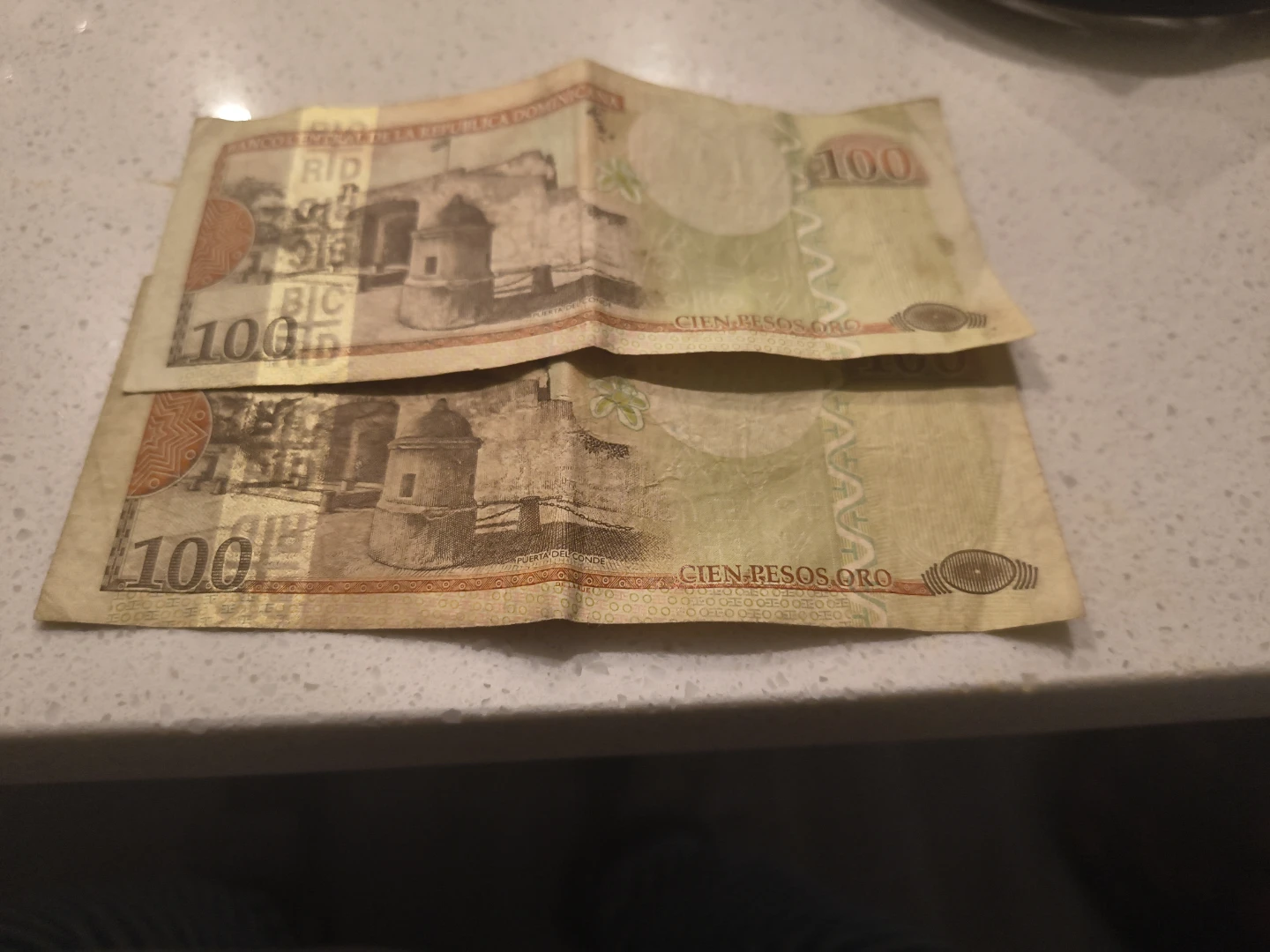 Dominican Pesos Oro Banknotes and Coin Bundle - photo 3