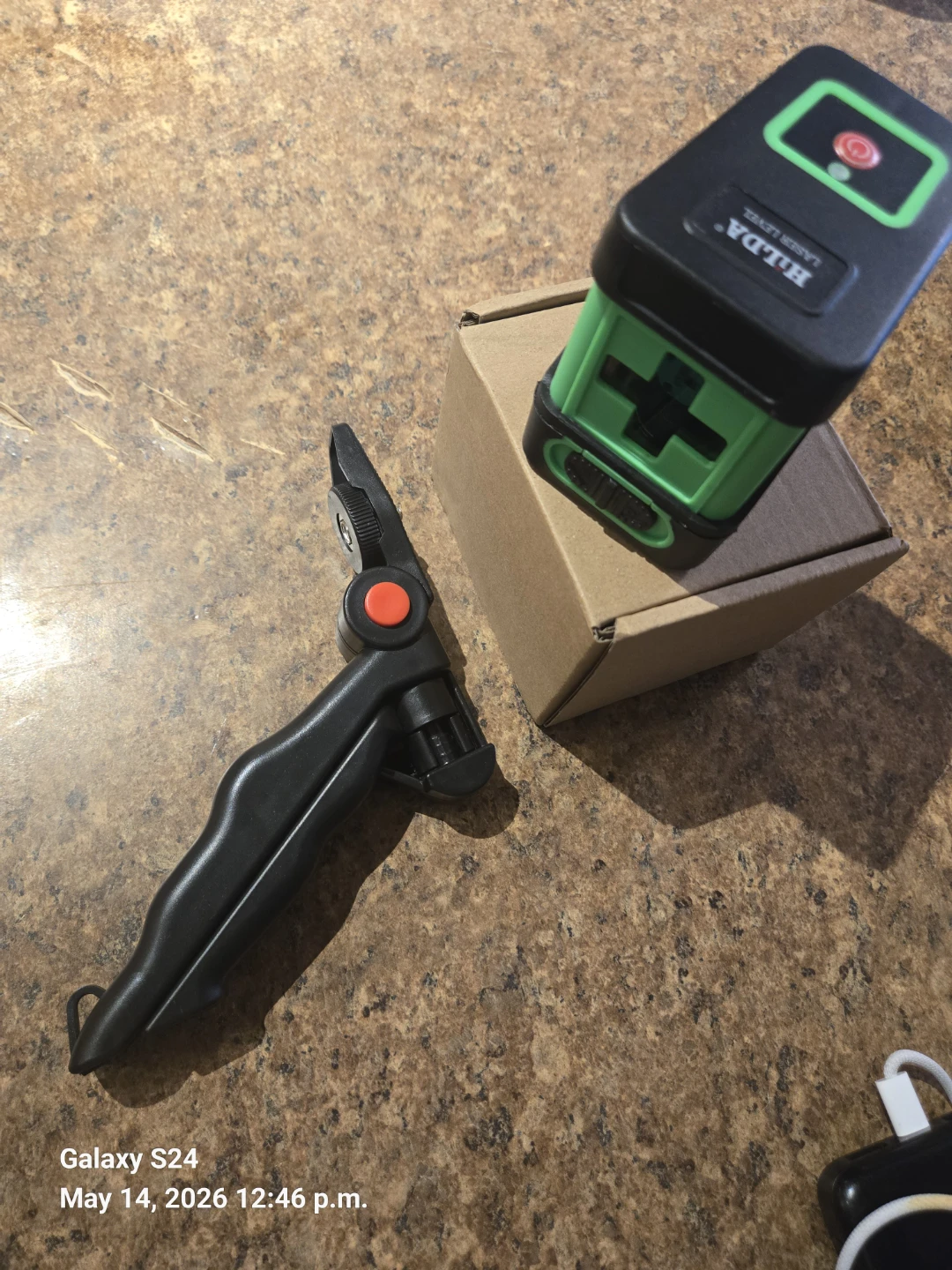 New Green Laser Level - Great for home projects! 📐 - photo 2