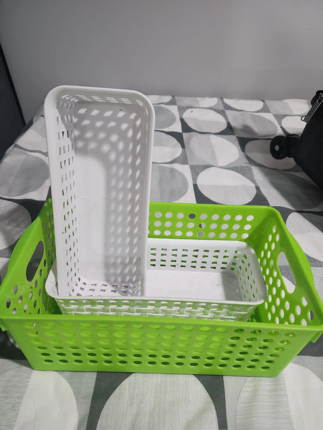 Plastic Storage Baskets - Set of 3 - photo 3