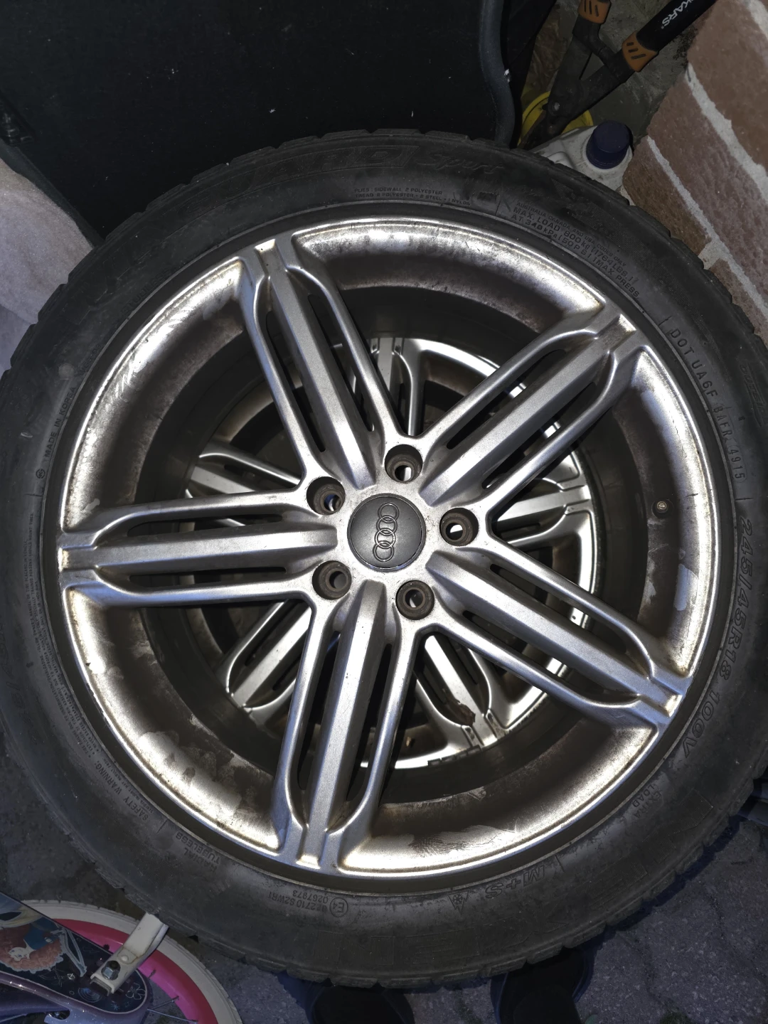Audi Alloy Wheel with Tire 245/45R18