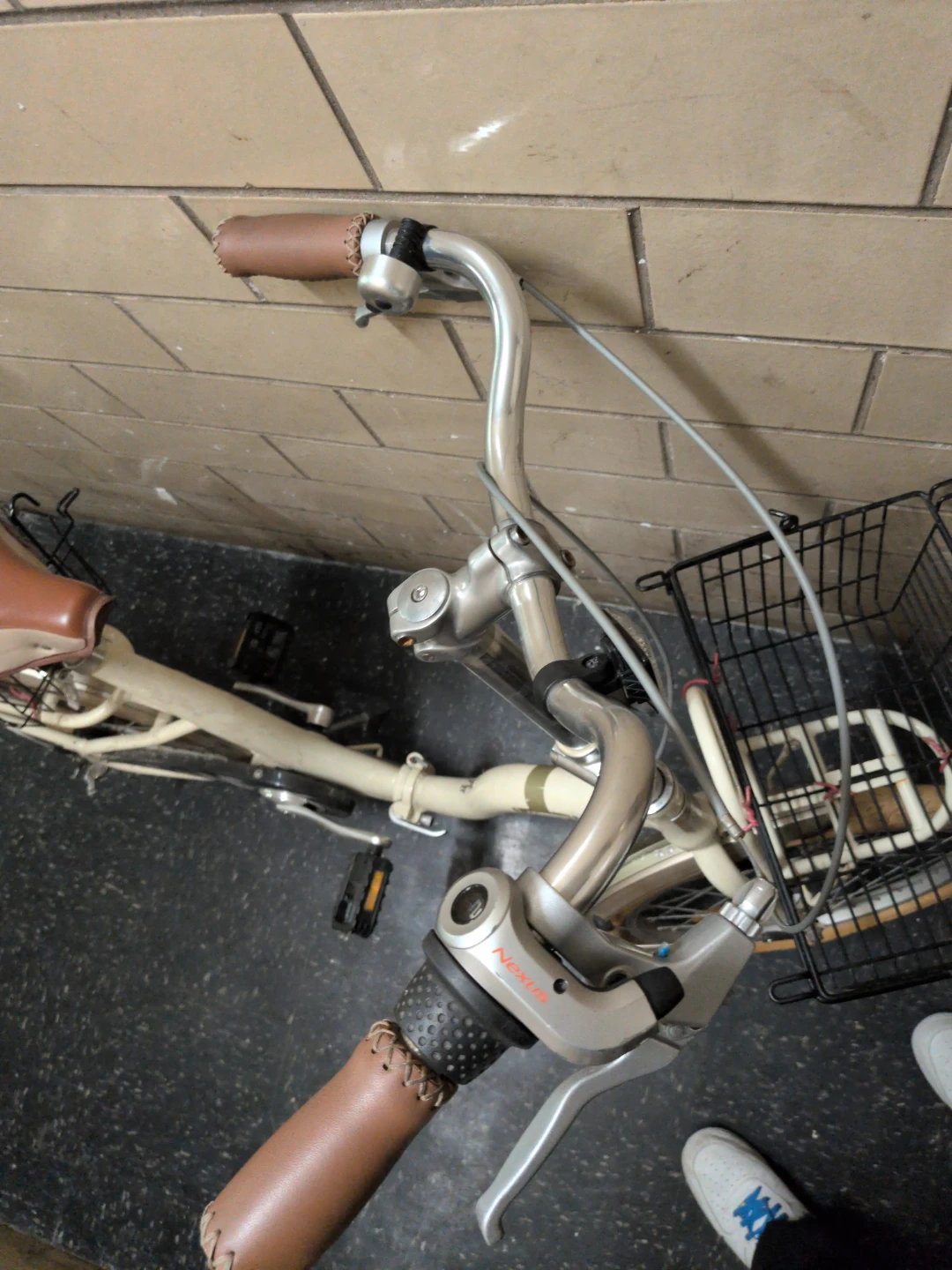 Cream Colored Cruiser Bike with Baskets class - photo 4