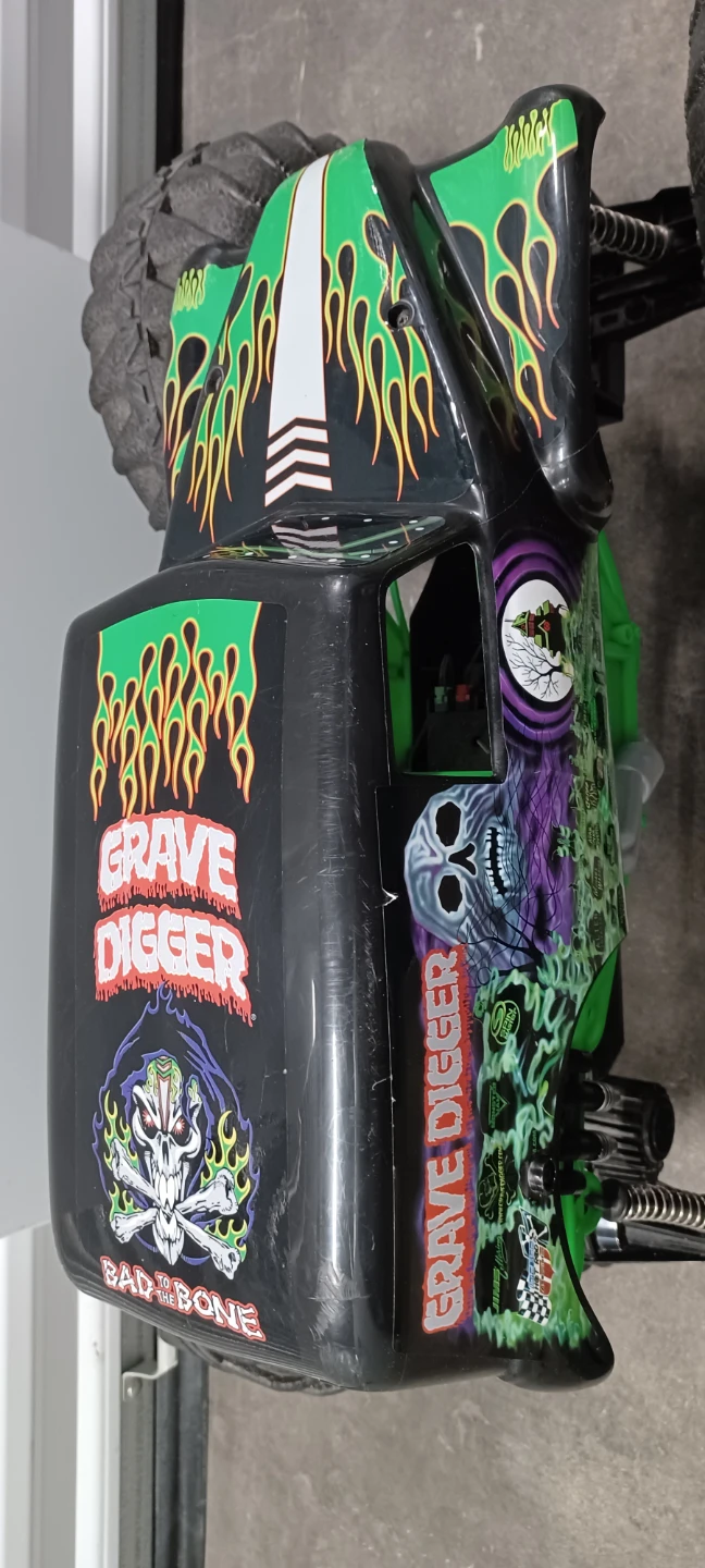 GRAVE DIGGER Remote control truck  rare Find - photo 3