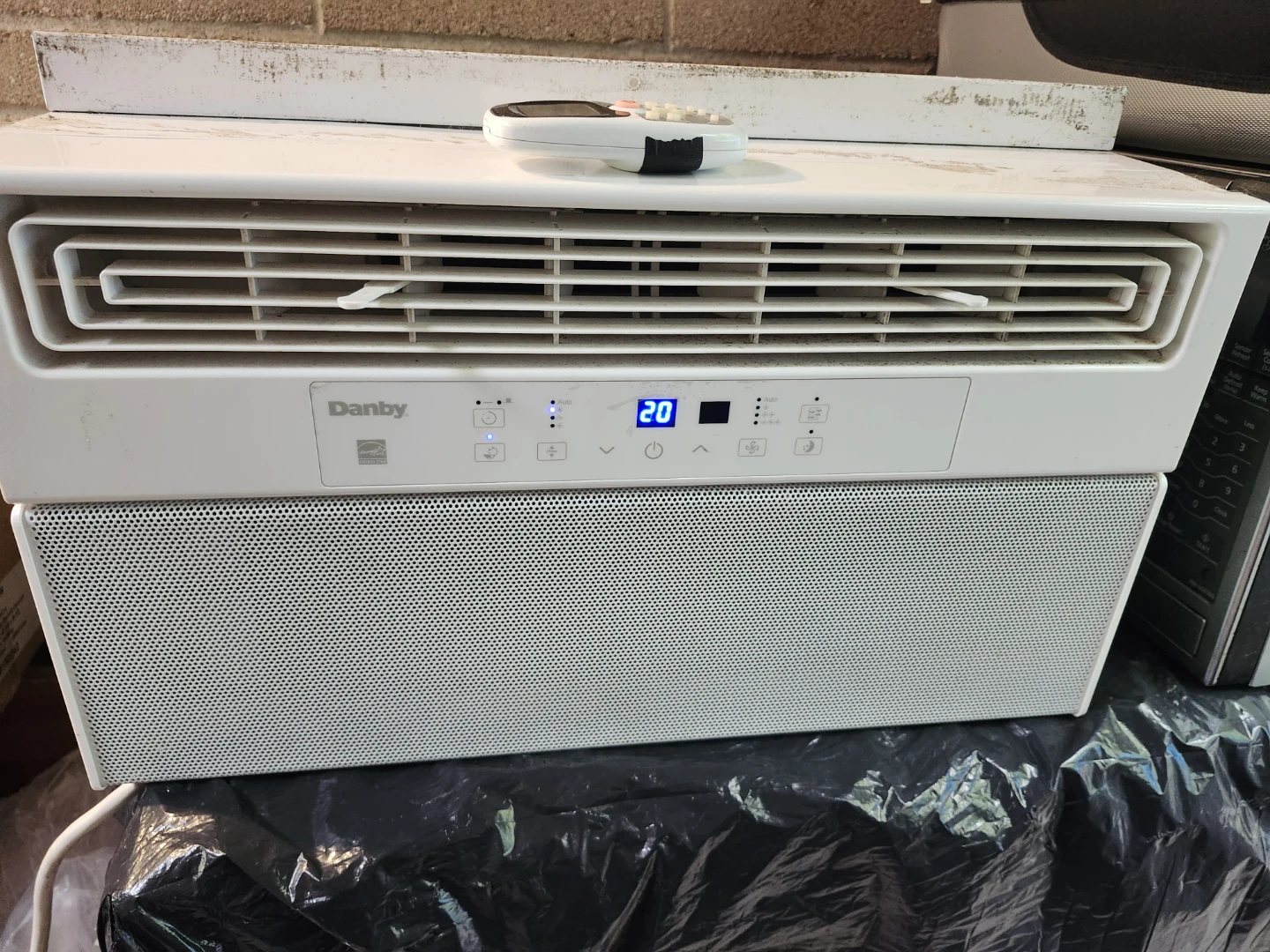8000 BTU Window Air Conditioner with Remote