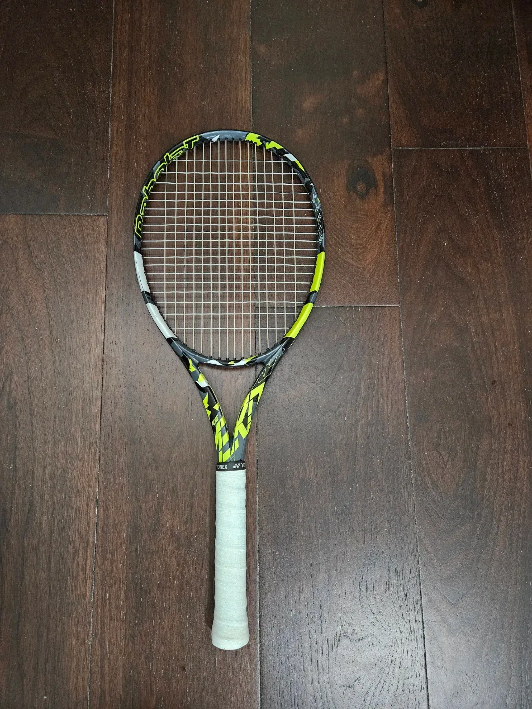 Babolat Pure Aero 2023 Tennis Racquet Grip 2
