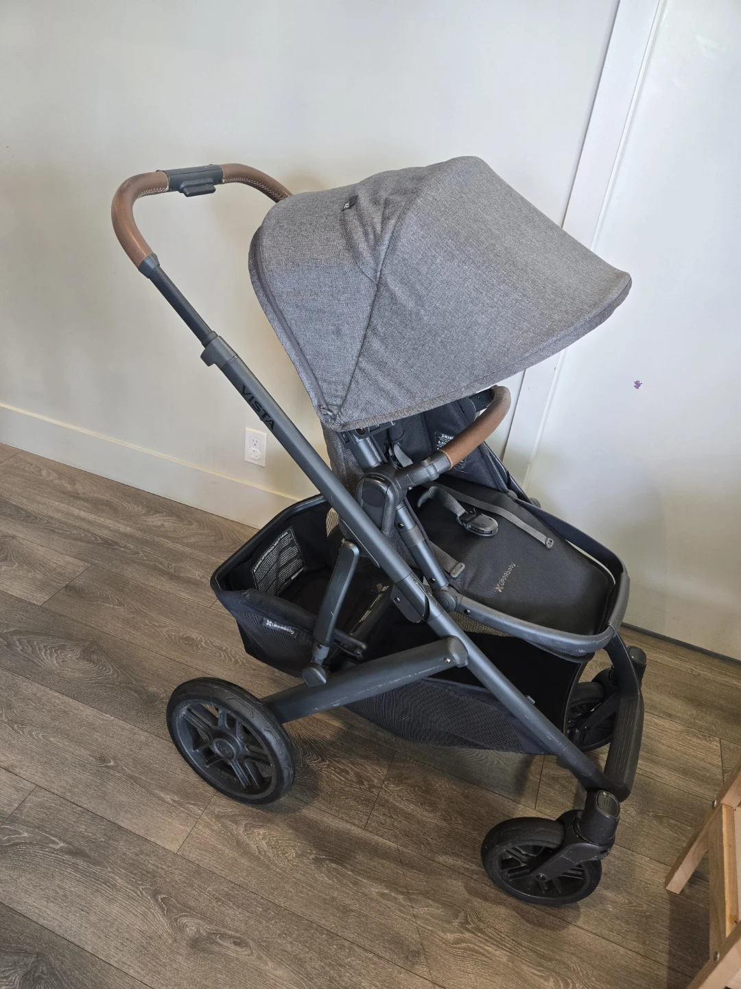 UPPAbaby Vista V2 Travel System – 2022 – Excellent Condition