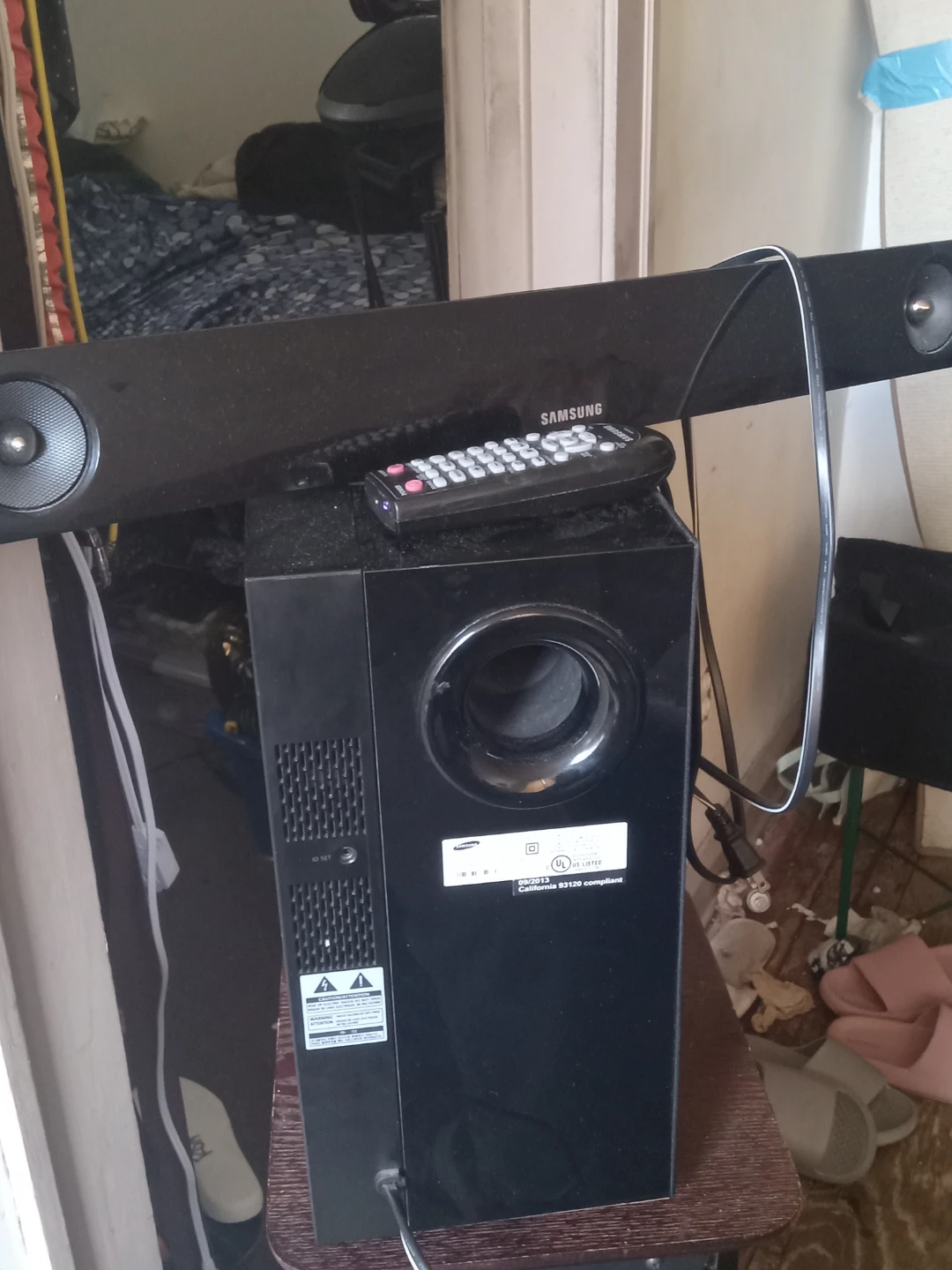 Samsung PS-WF450 Soundbar System with Subwoofer and Remote - photo 2