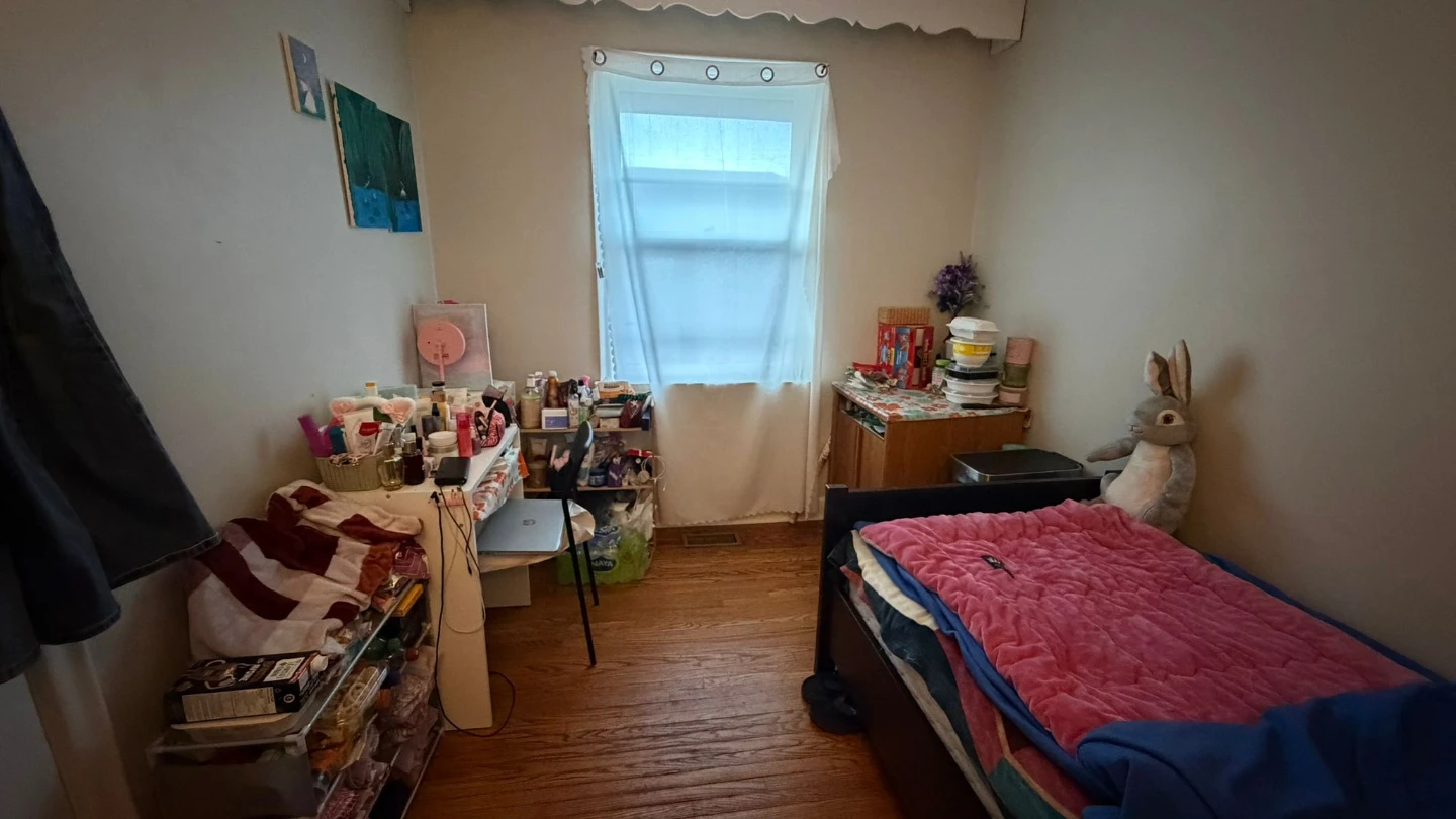 ROOM FOR RENT - photo 2