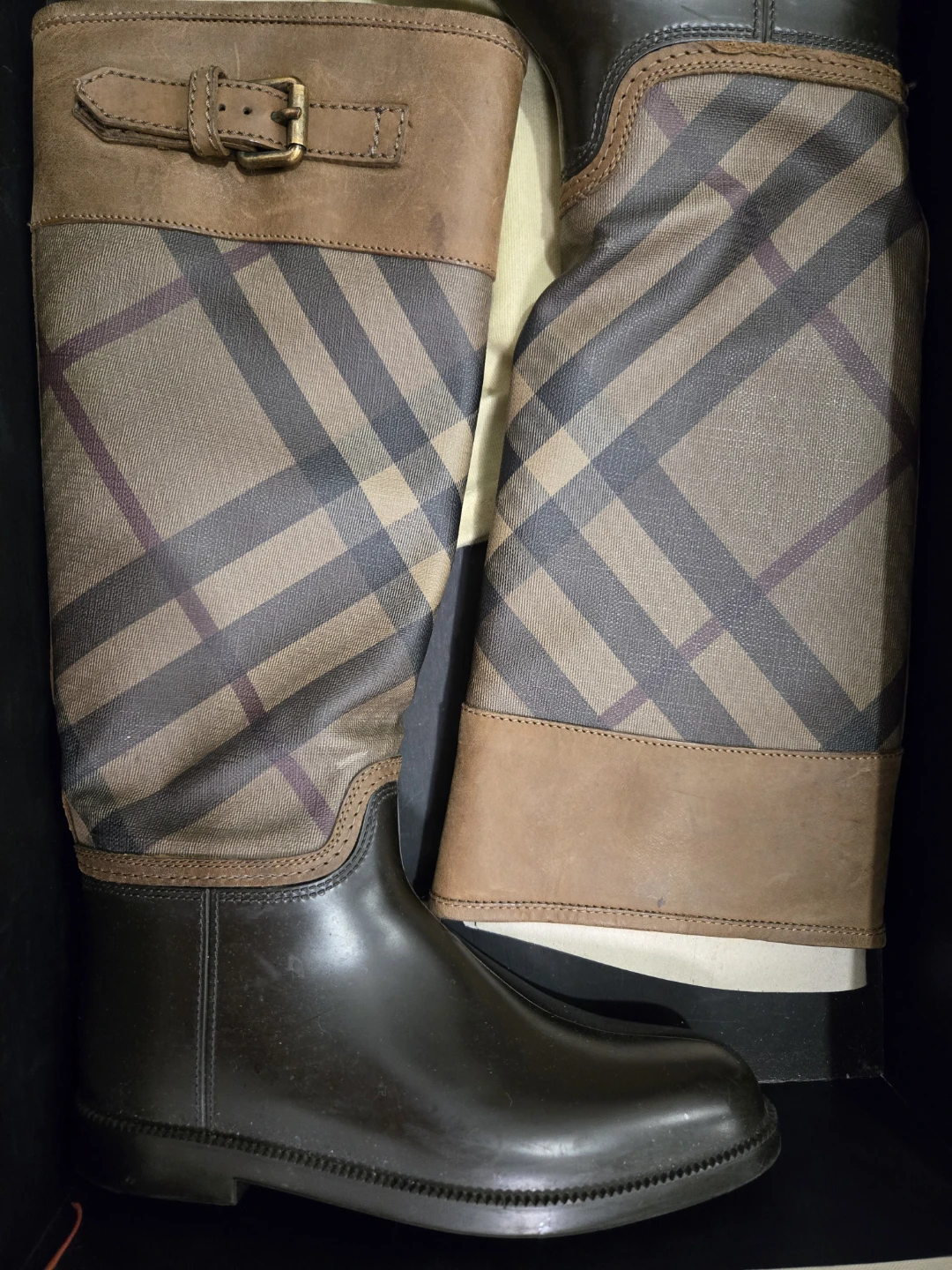 Burberry Rain Boots - photo 3