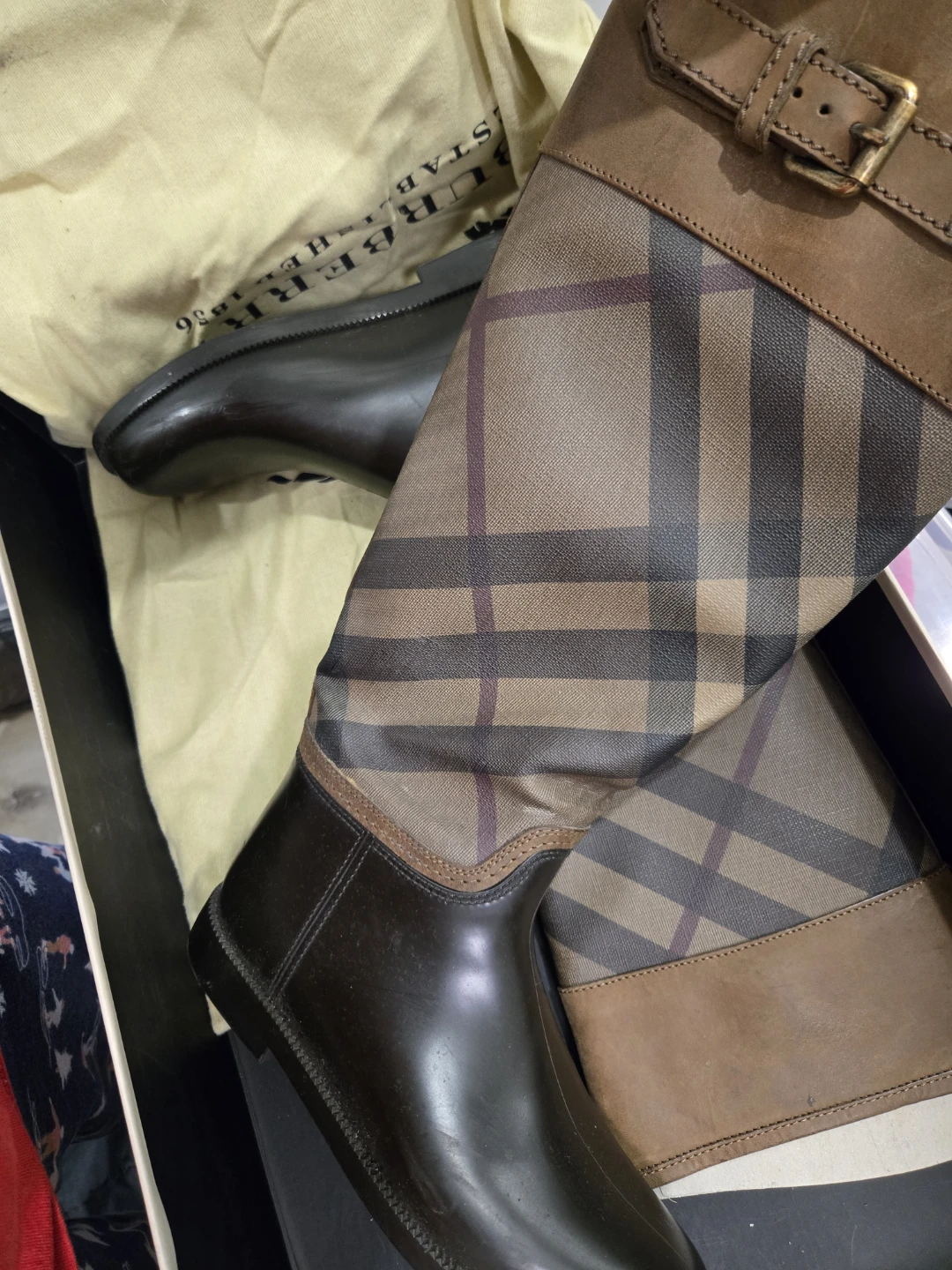 Burberry Rain Boots - photo 5
