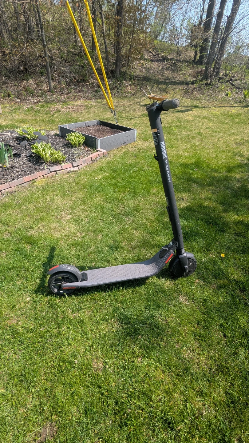 Segway ES2 E Scooter - photo 3