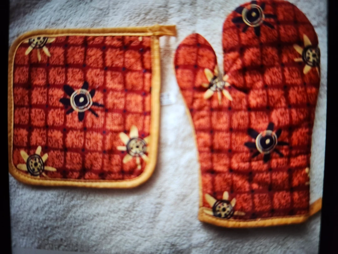 New Oven Mitt & Pot Holder Set red orange yellow multi