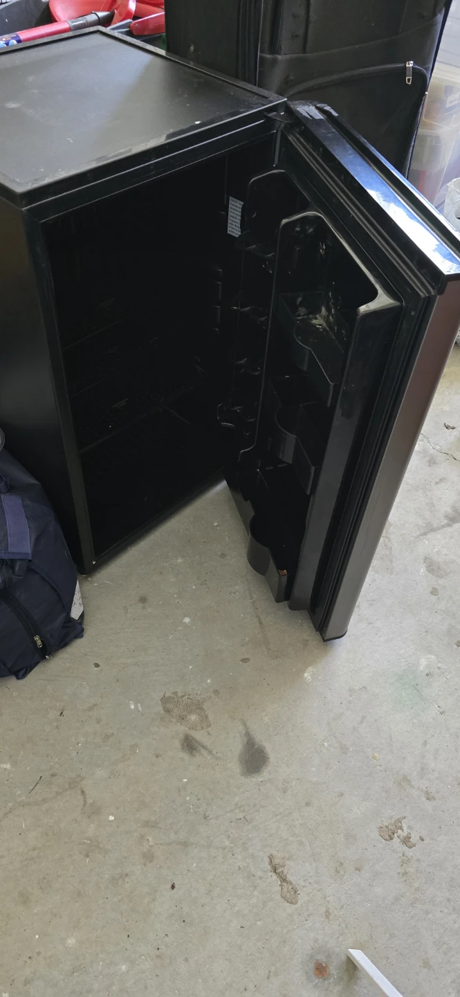 Danby Mini Fridge - photo 2