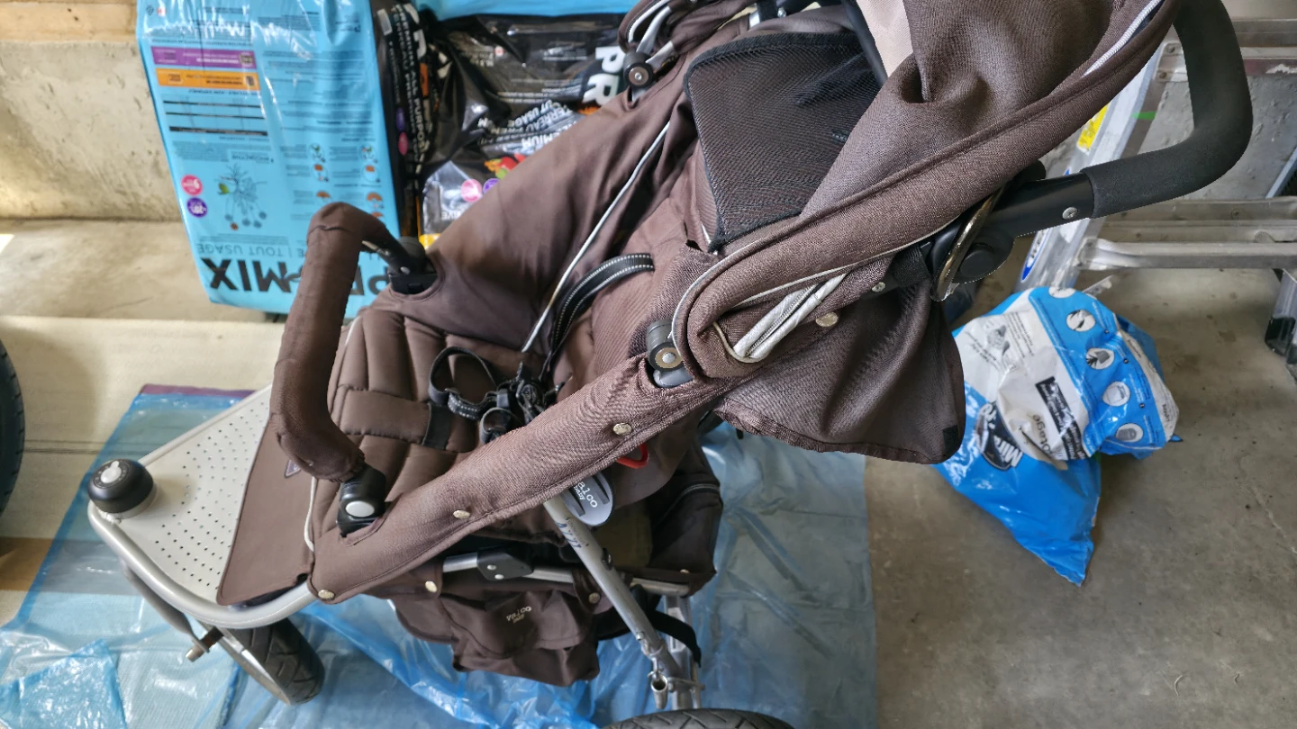 Stroller for sale, works very well in snow - photo 2