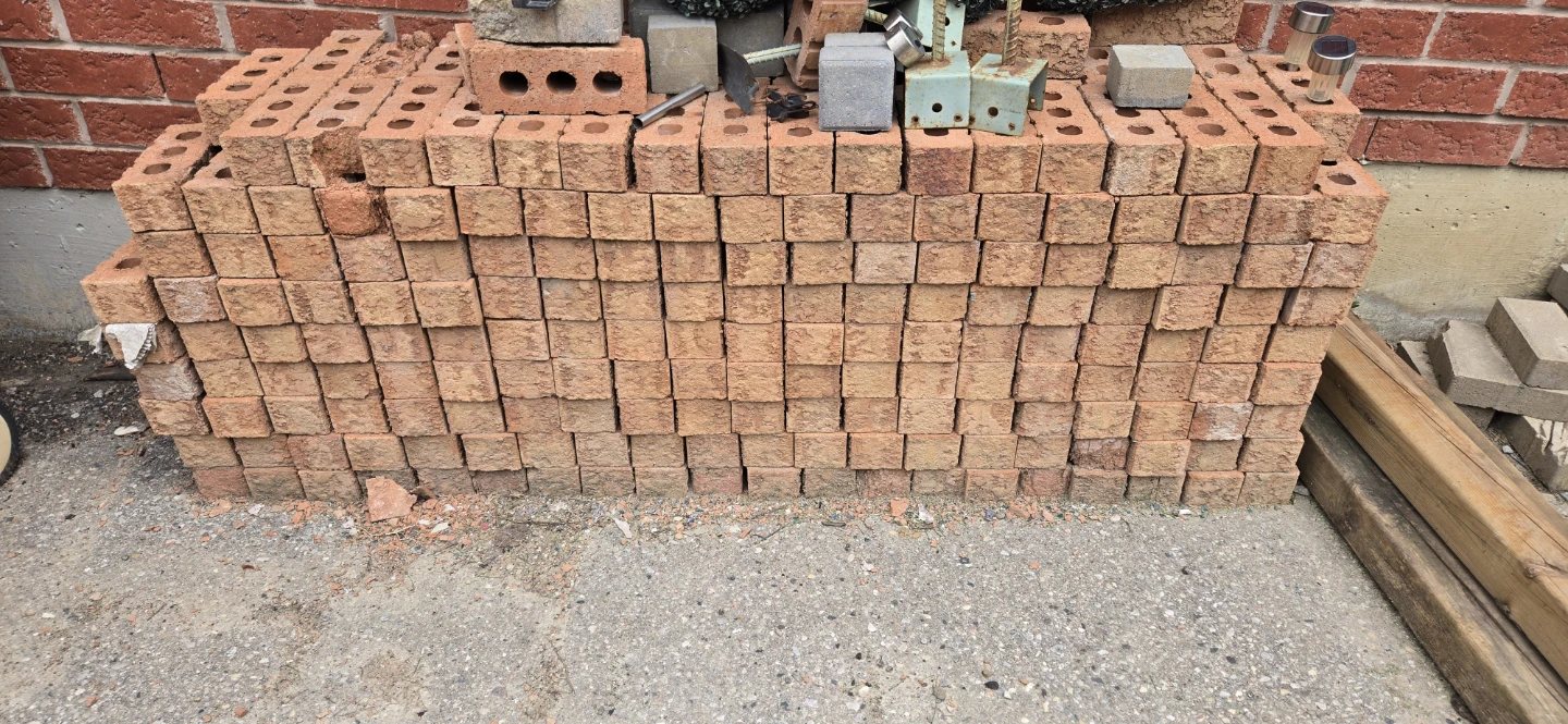 Bulk Red Bricks for Construction