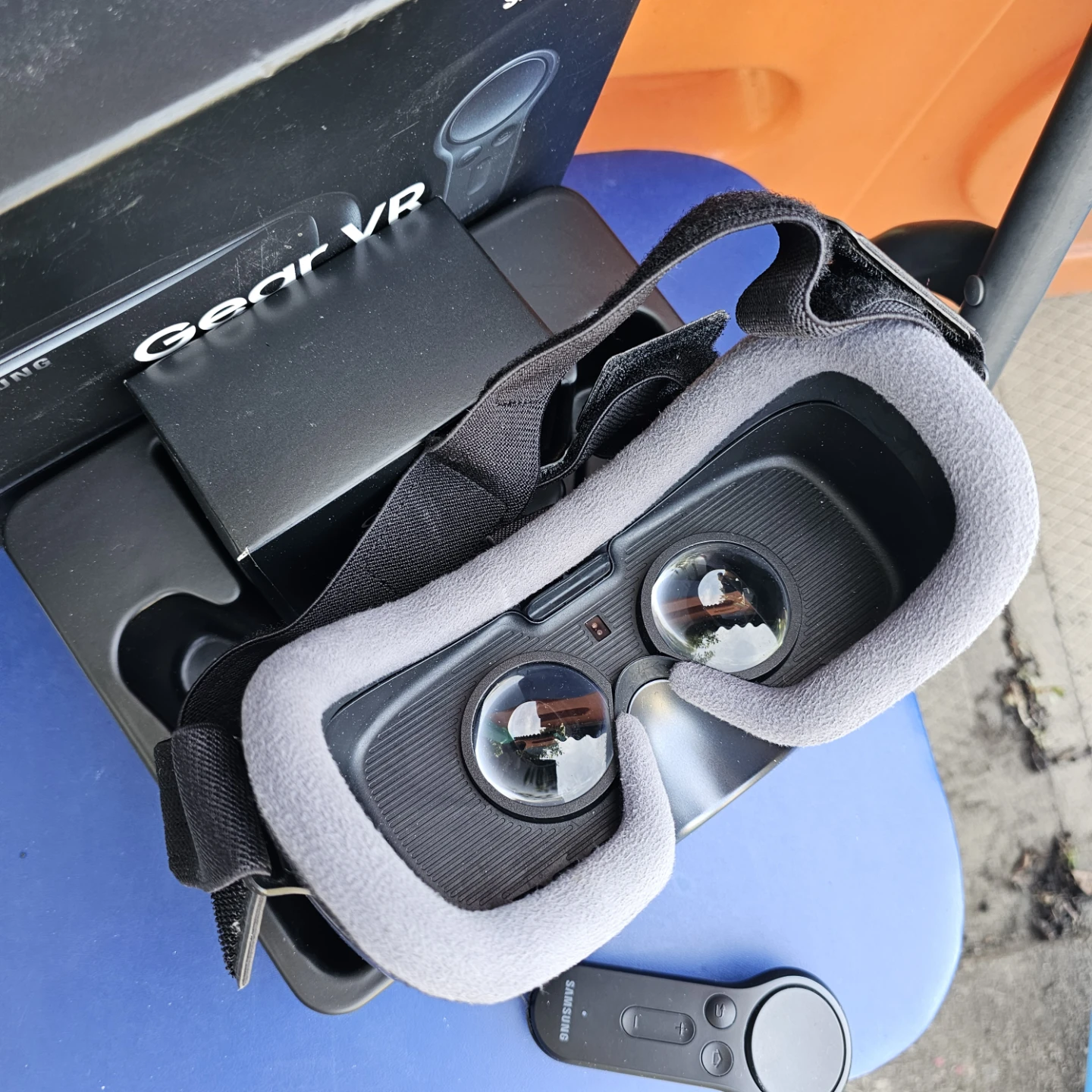 Samsung Gear VR with Controller - photo 3