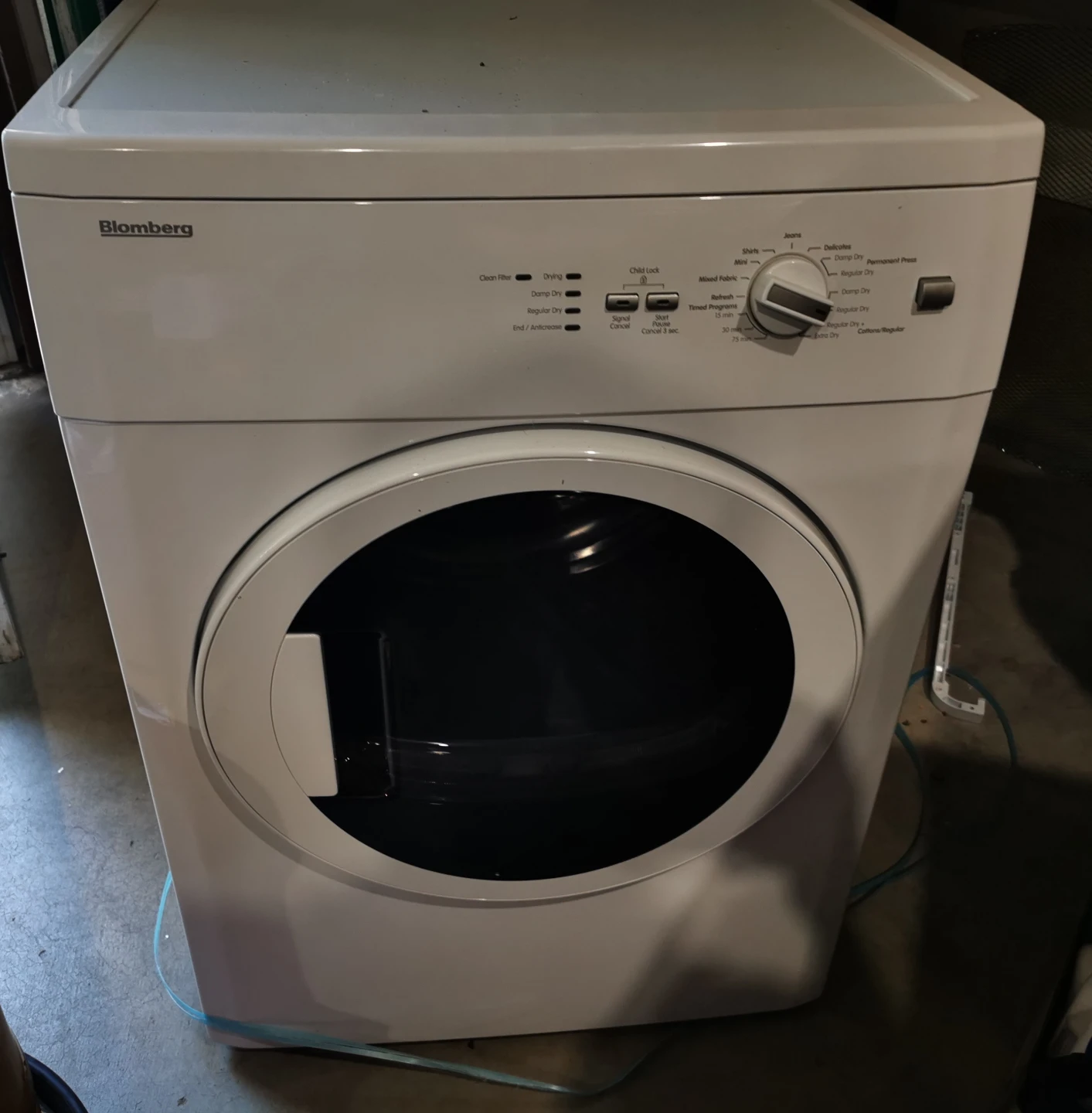 Blomberg White Clothes Dryer - photo 2