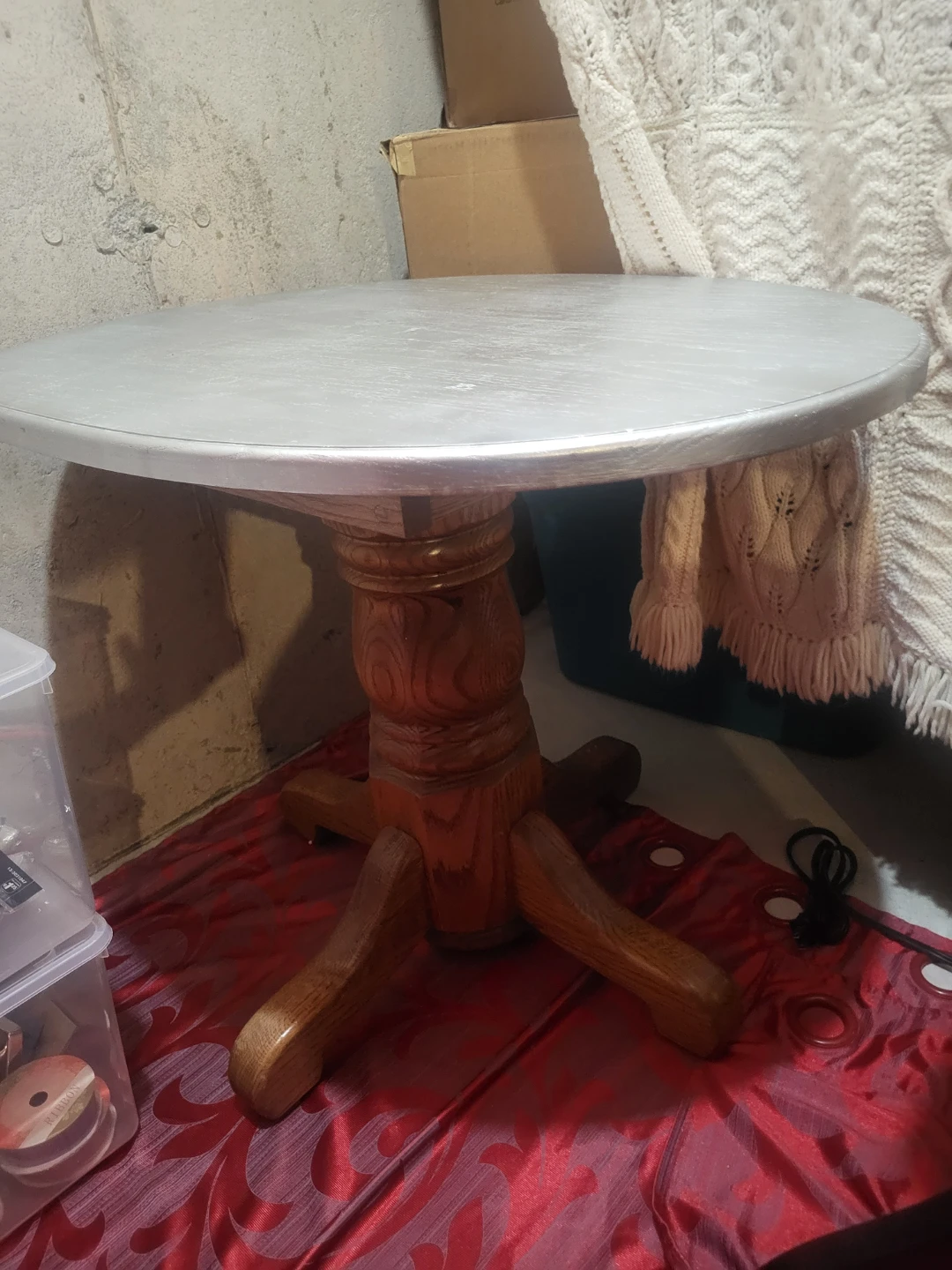Round Pedestal Dining Table
