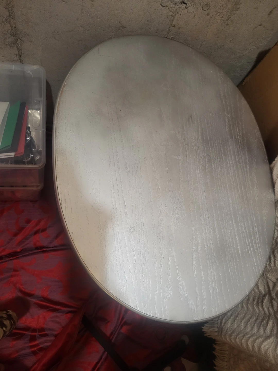 Round Pedestal Dining Table - photo 2