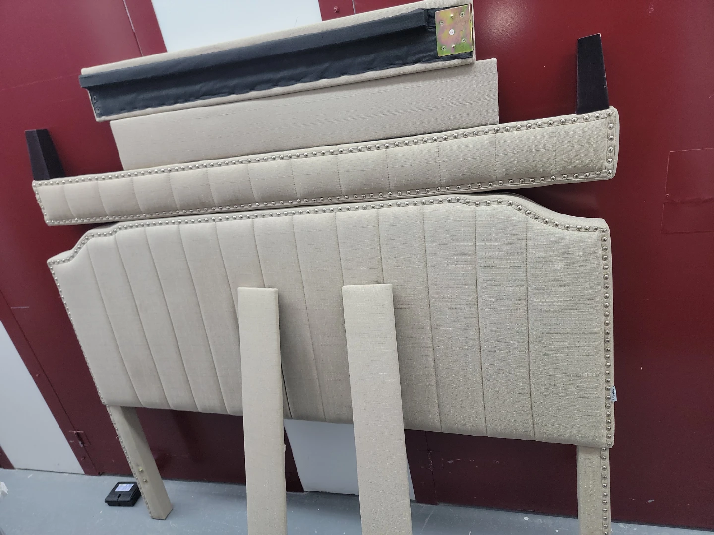 Tufted Upholstered Headboard - Queen Size - Beige - photo 2