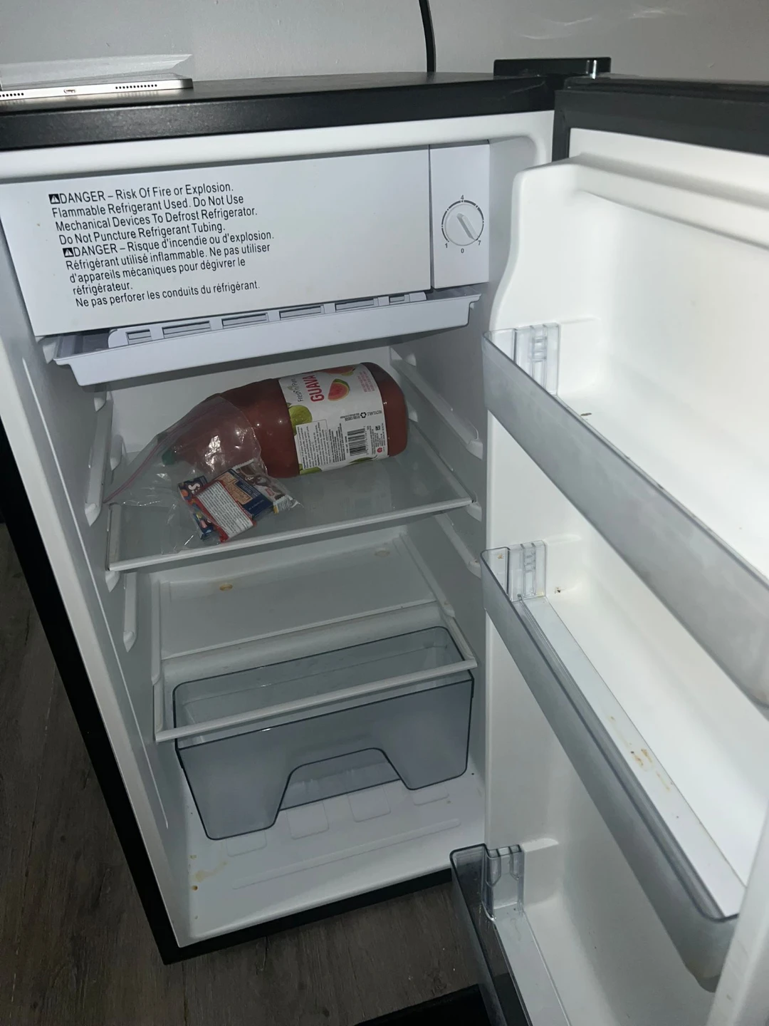 VISSANI Compact Refrigerator - photo 3