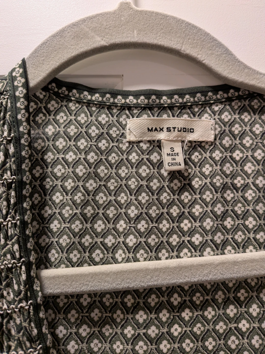 Max Studio Women's Size S Green Floral Print Blouse - photo 2