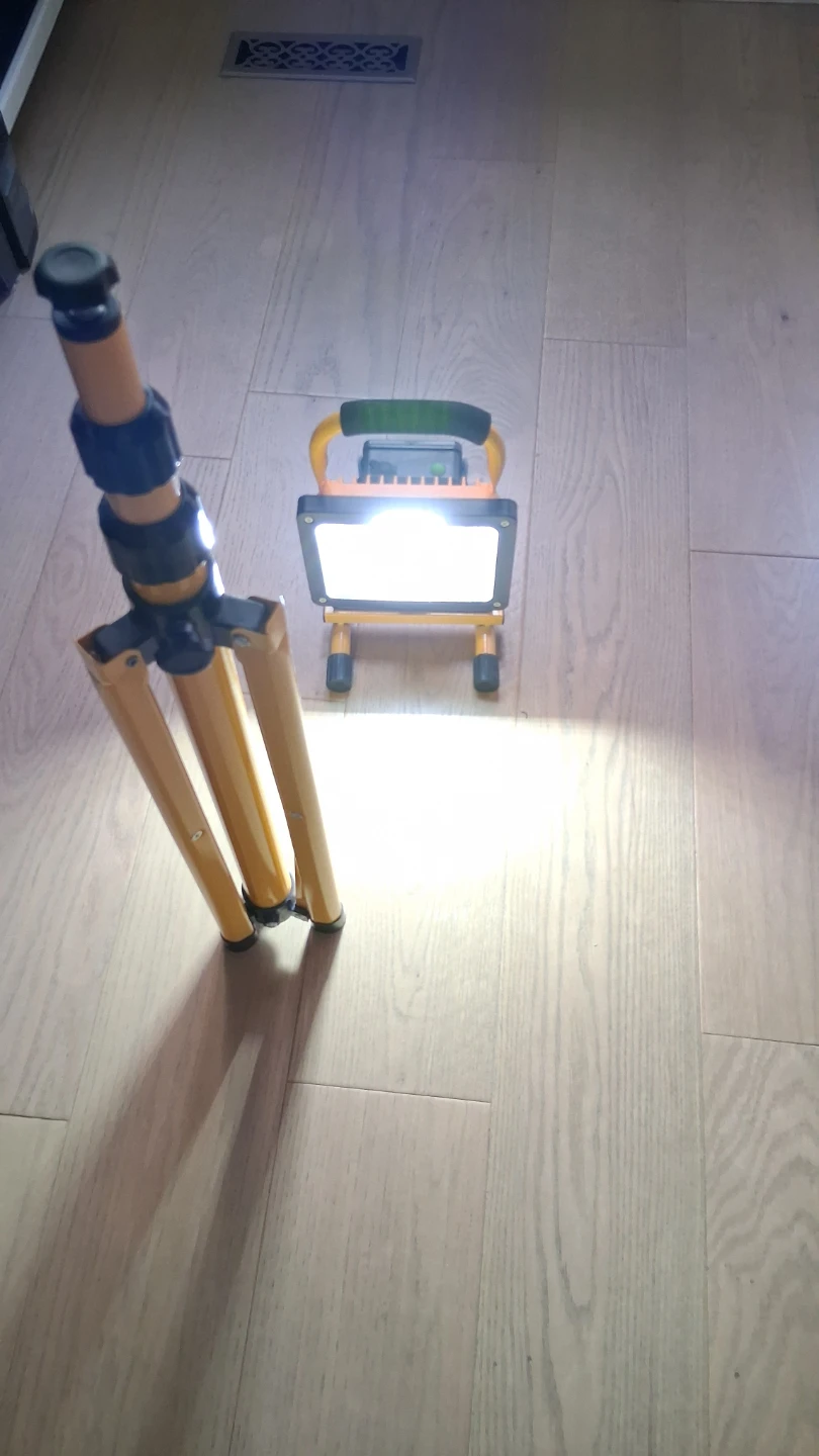 IP65 Work Light Floodlight Emergency Light w Aluminium Stand - photo 2