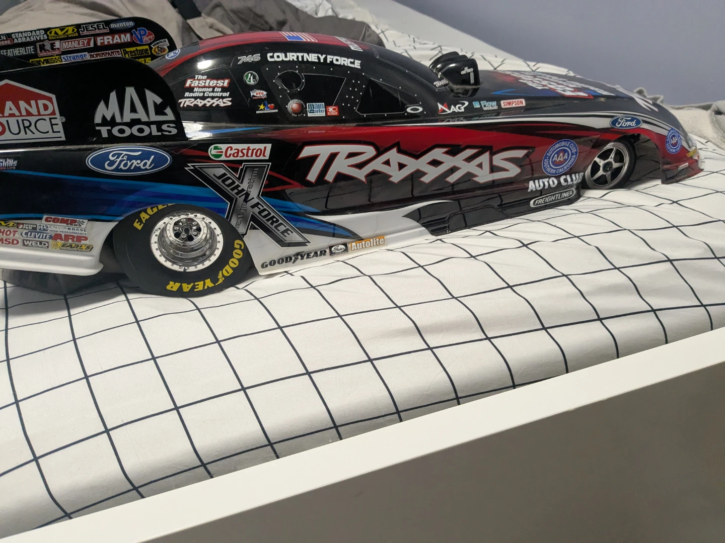 Traxxas Courtney Force Funny Car Radio Control - photo 3