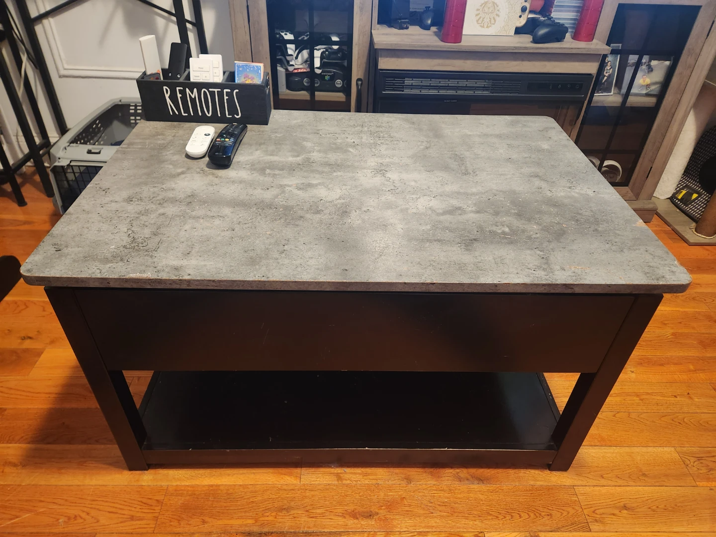 Ashley Furniture Ezmonel Coffee Table with Lift Top - photo 4