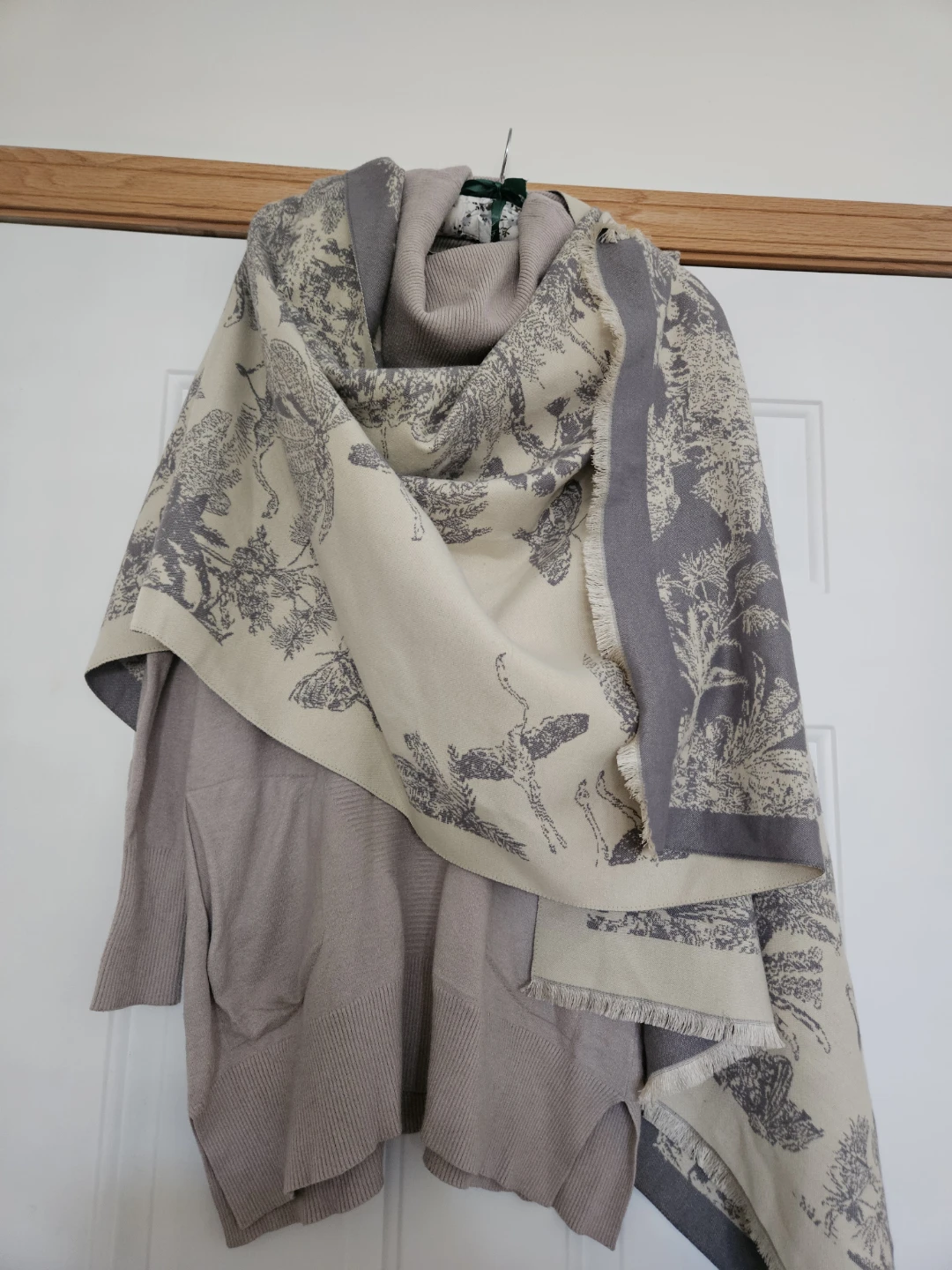 Women's sweater & scarf set