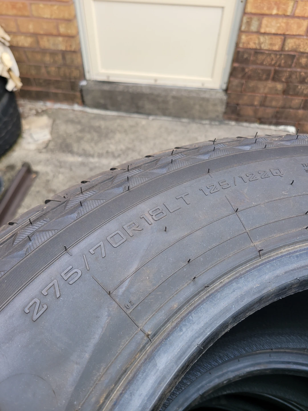 Set of 4 P275/70R18LT Wild Country Radial Tires