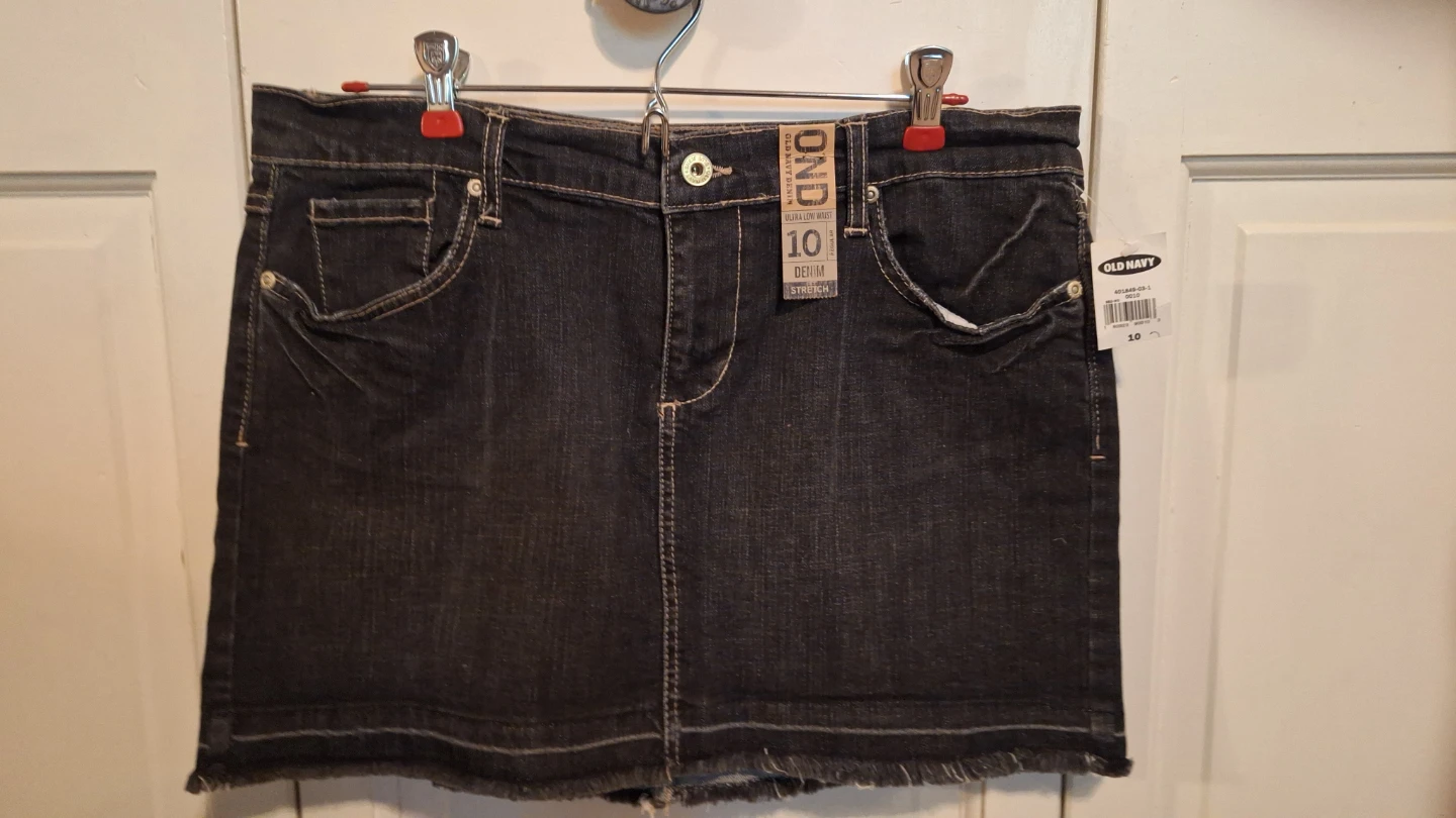 Old Navy Denim Skirt - Size 10