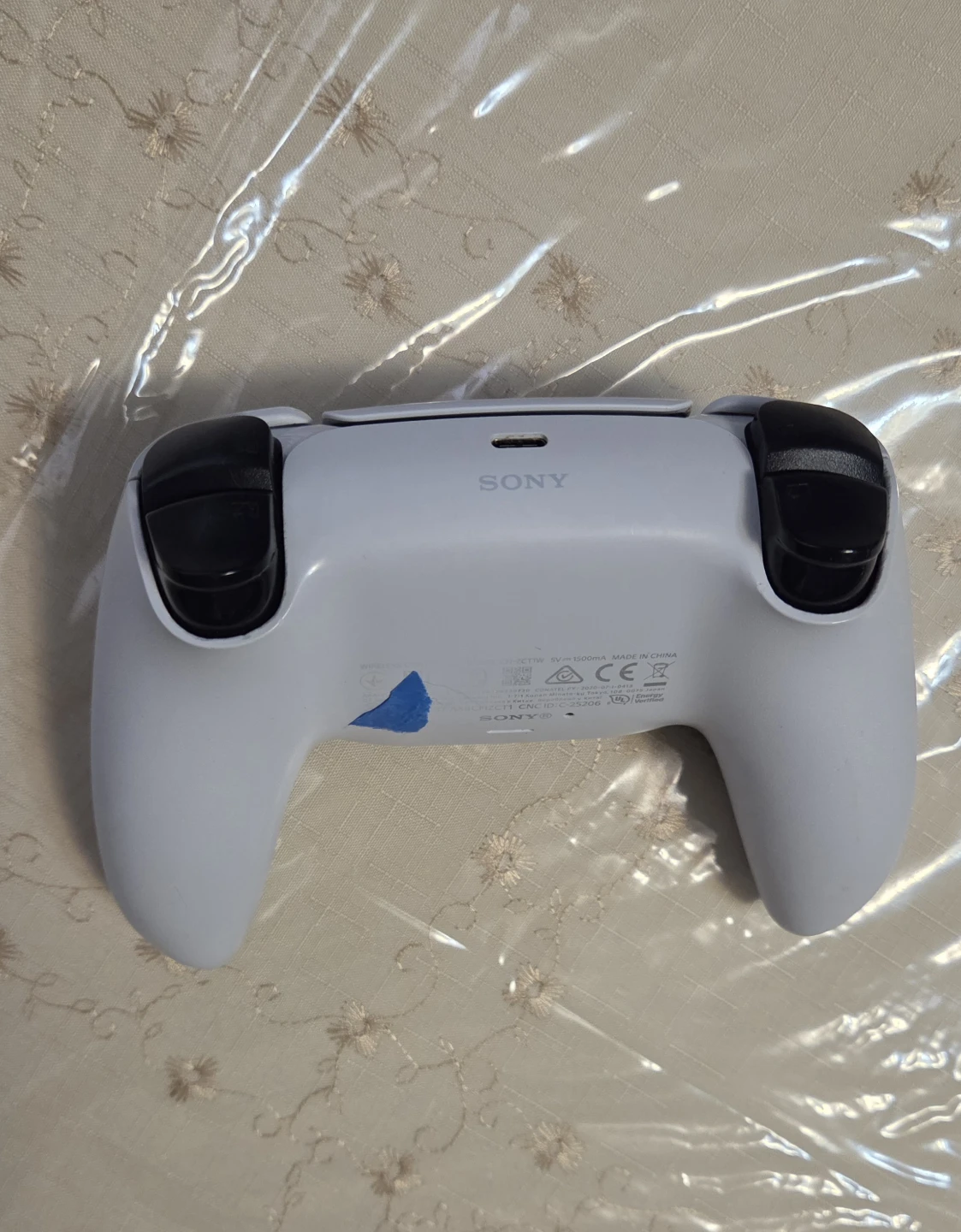 Sony PlayStation 5 DualSense Wireless Controller - White & Black - photo 2