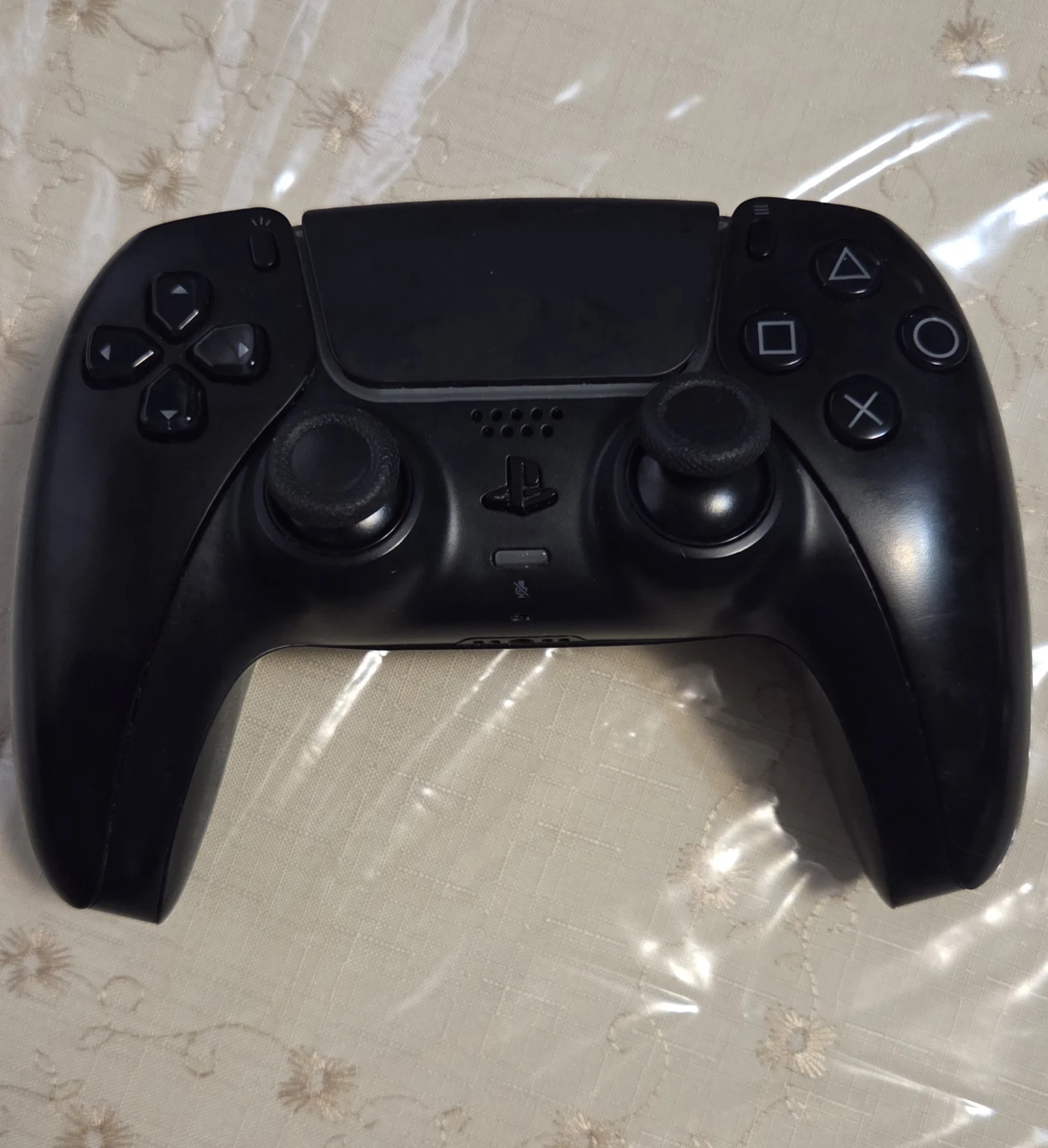 Sony PlayStation 5 DualSense Wireless Controller - White & Black - photo 3