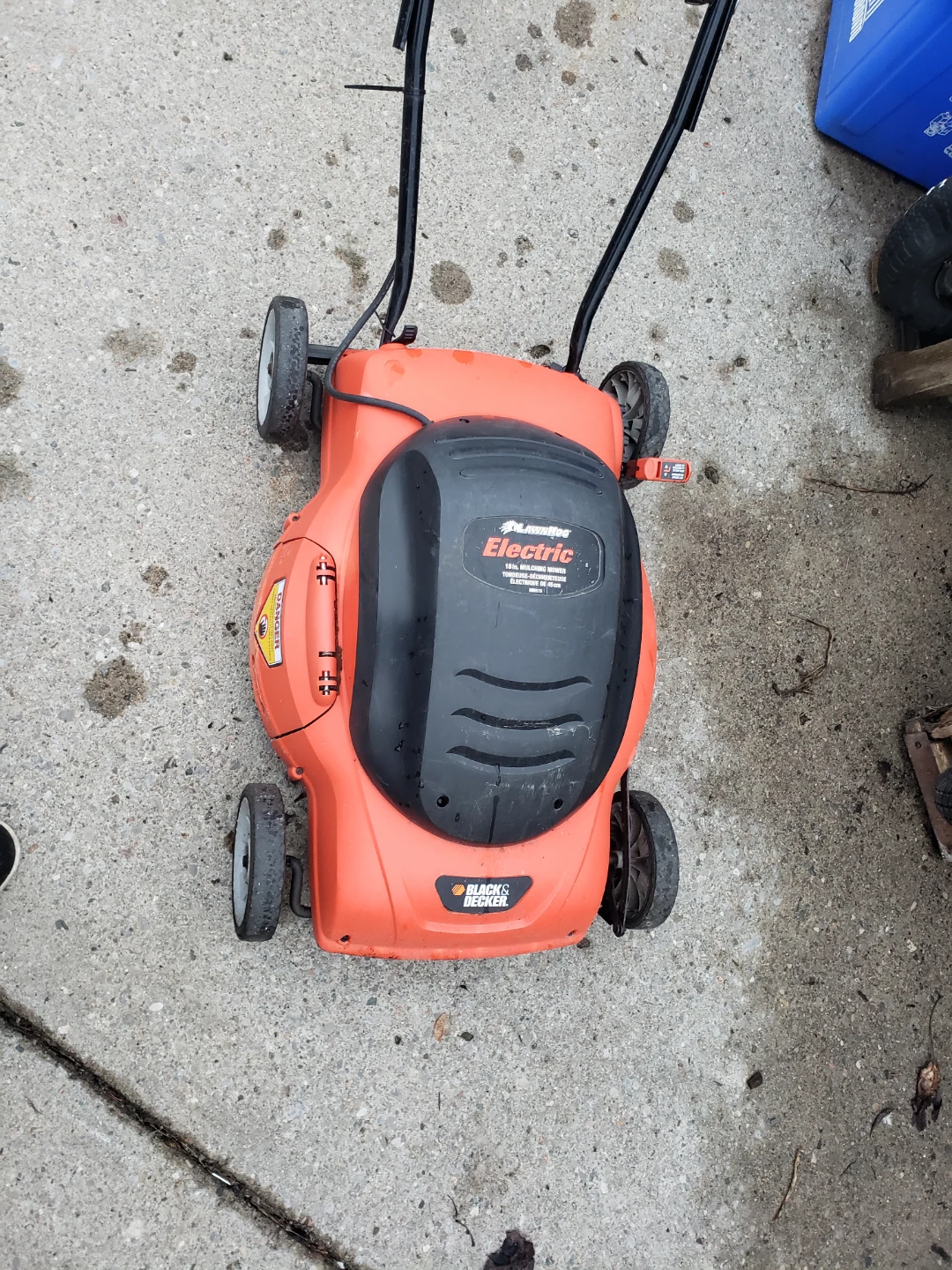 Black + Decker Electric Lawn Mower